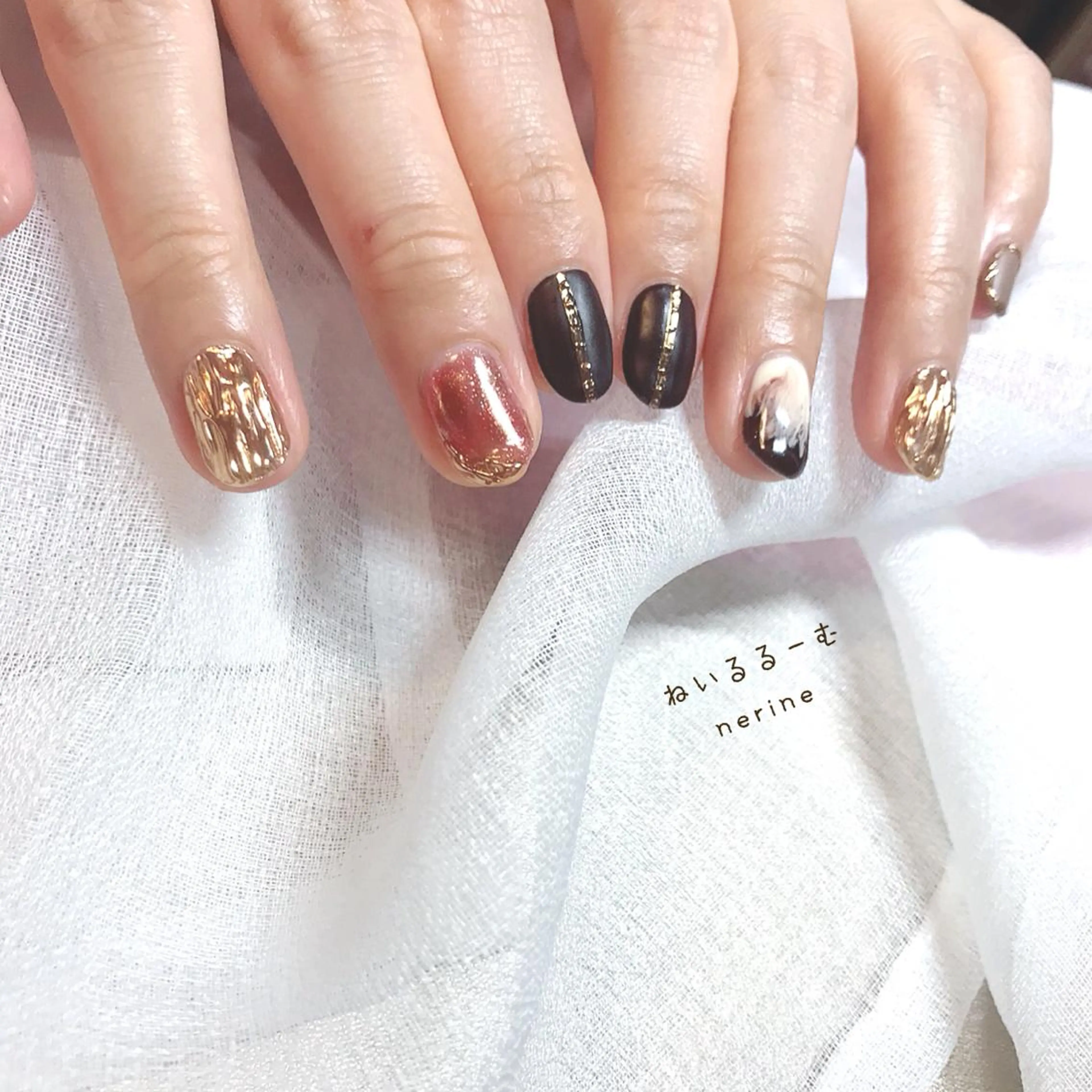 ネイル キラキラネイル ミラーネイル ハンドネイル NAILST Naomiのネイルデザイン