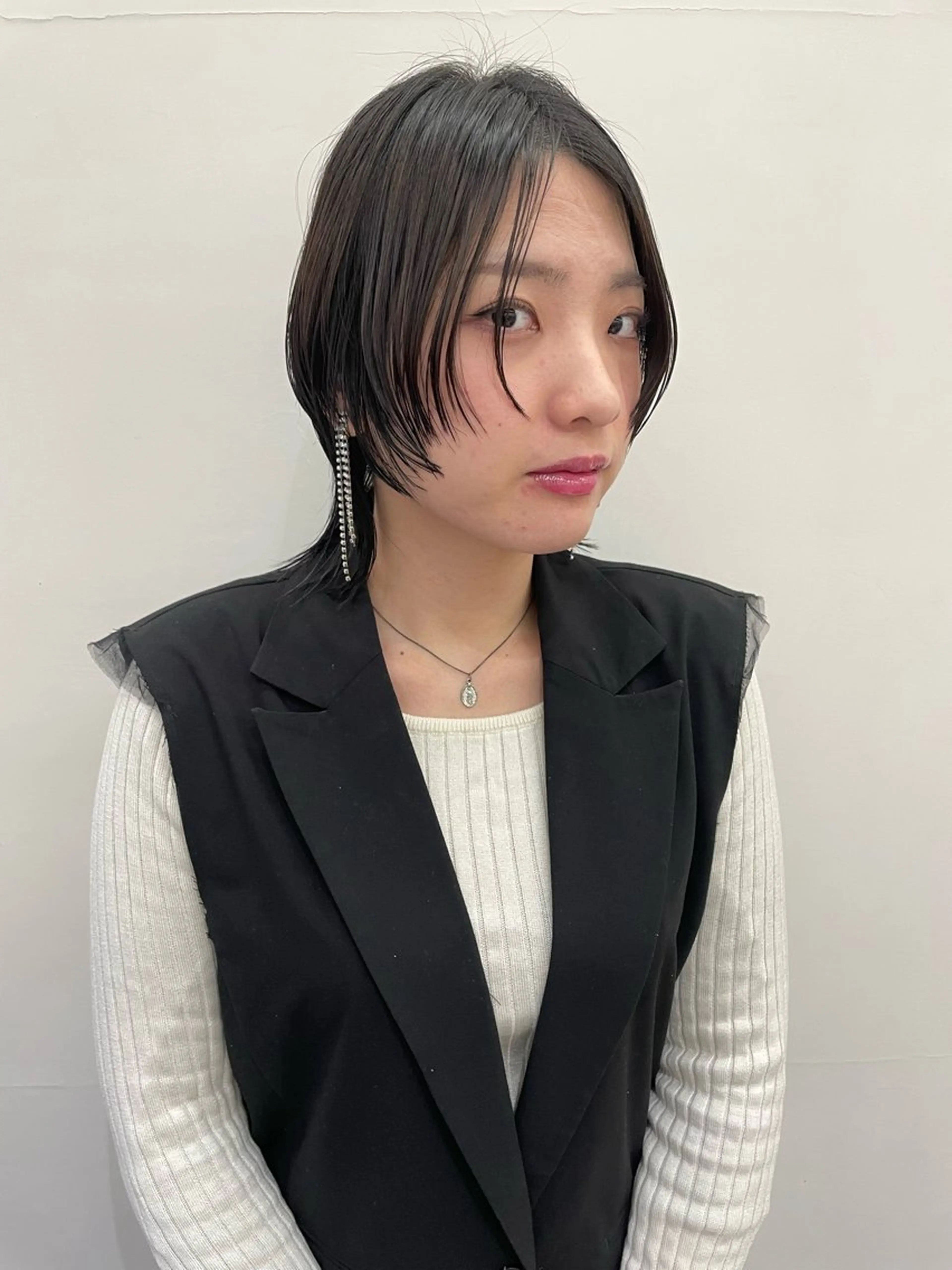 ミディアム カラー パーマ ヘアアレンジ メンズ メンズウルフカット ハイレイヤー レイヤーカット ウルフカット ウルフレイヤー カット ヘアカラー トリートメント tatsumi/ボブ ウルフ/レイヤーのヘアスタイル