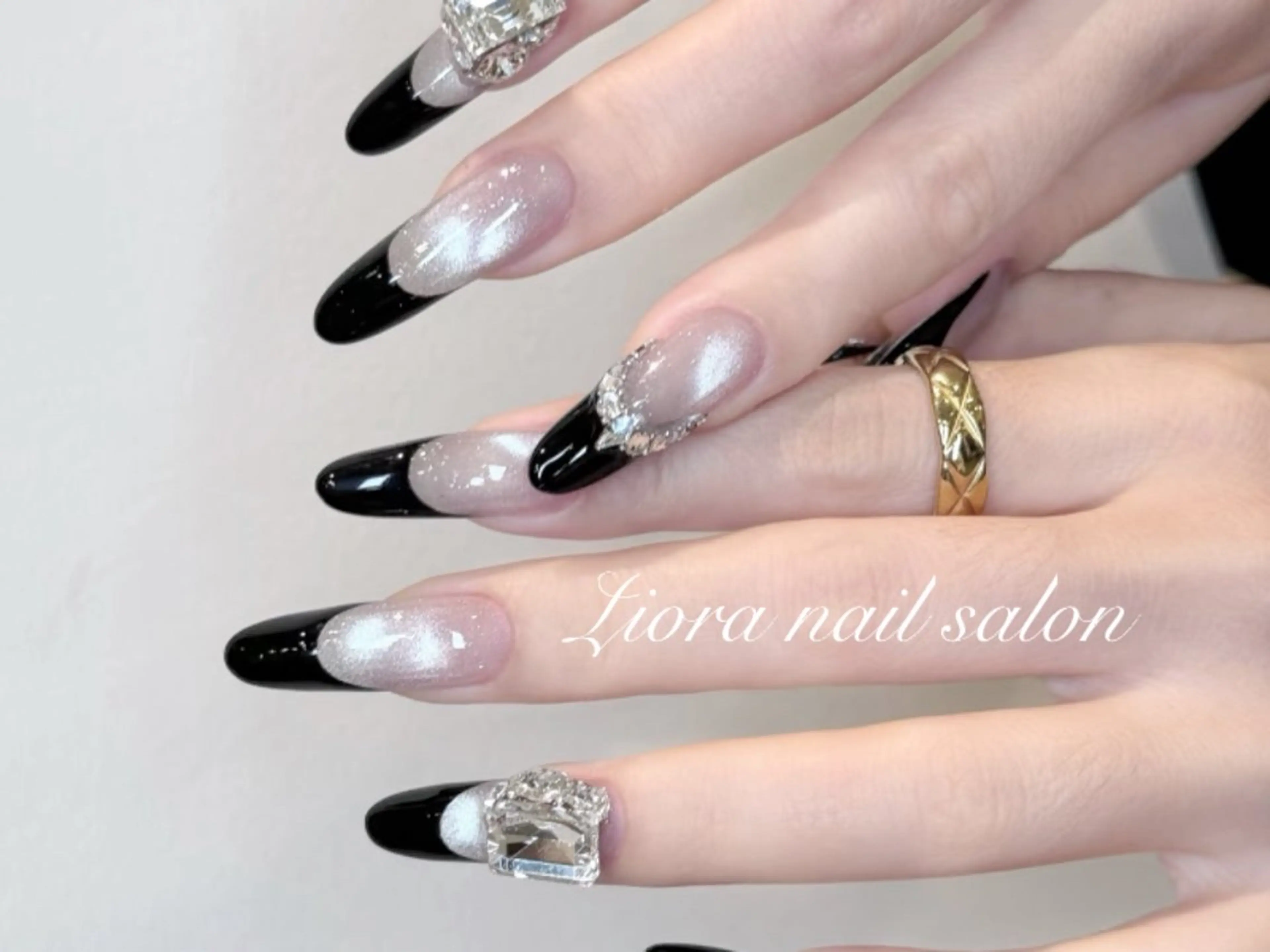 ネイル フレンチネイル ジェルネイル ガーリー グラデーション キラキラネイル ハンドネイル Liora nail 1のネイルデザイン