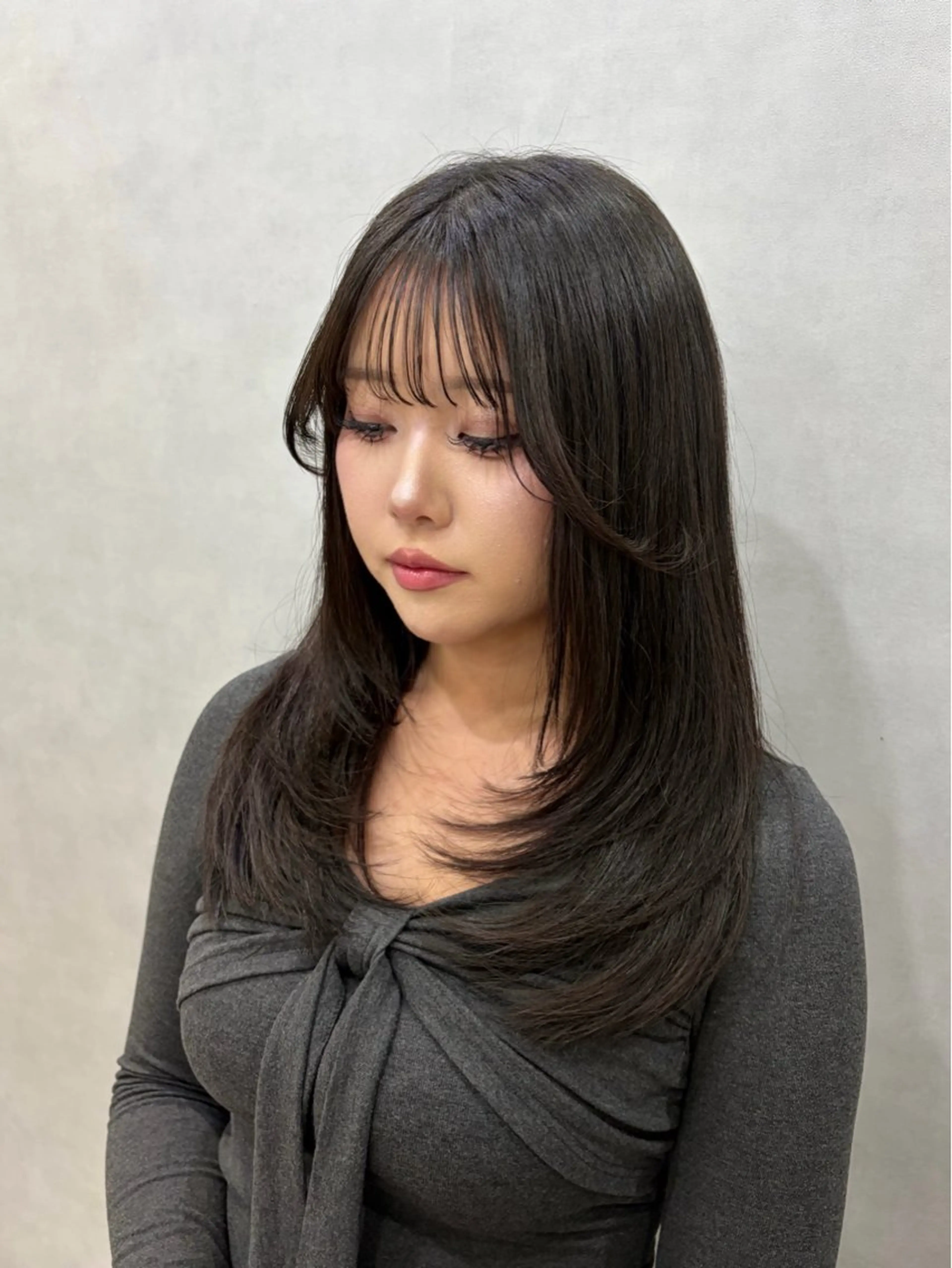 セミロング レイヤーカット 小顔カット 似合わせカット｡:* nanaka🌦️のヘアスタイル