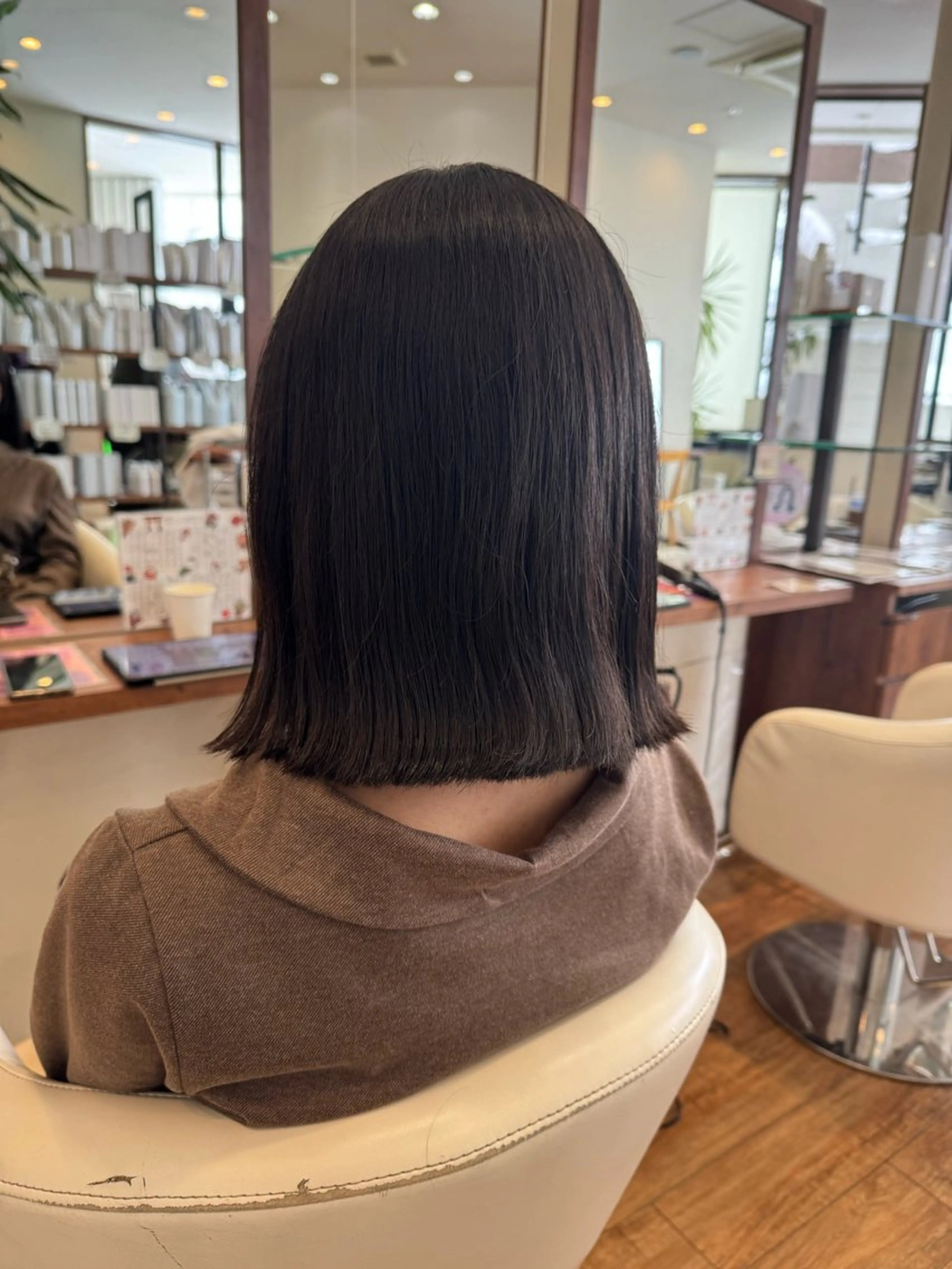 ミディアム 對馬 小菜美のヘアスタイル