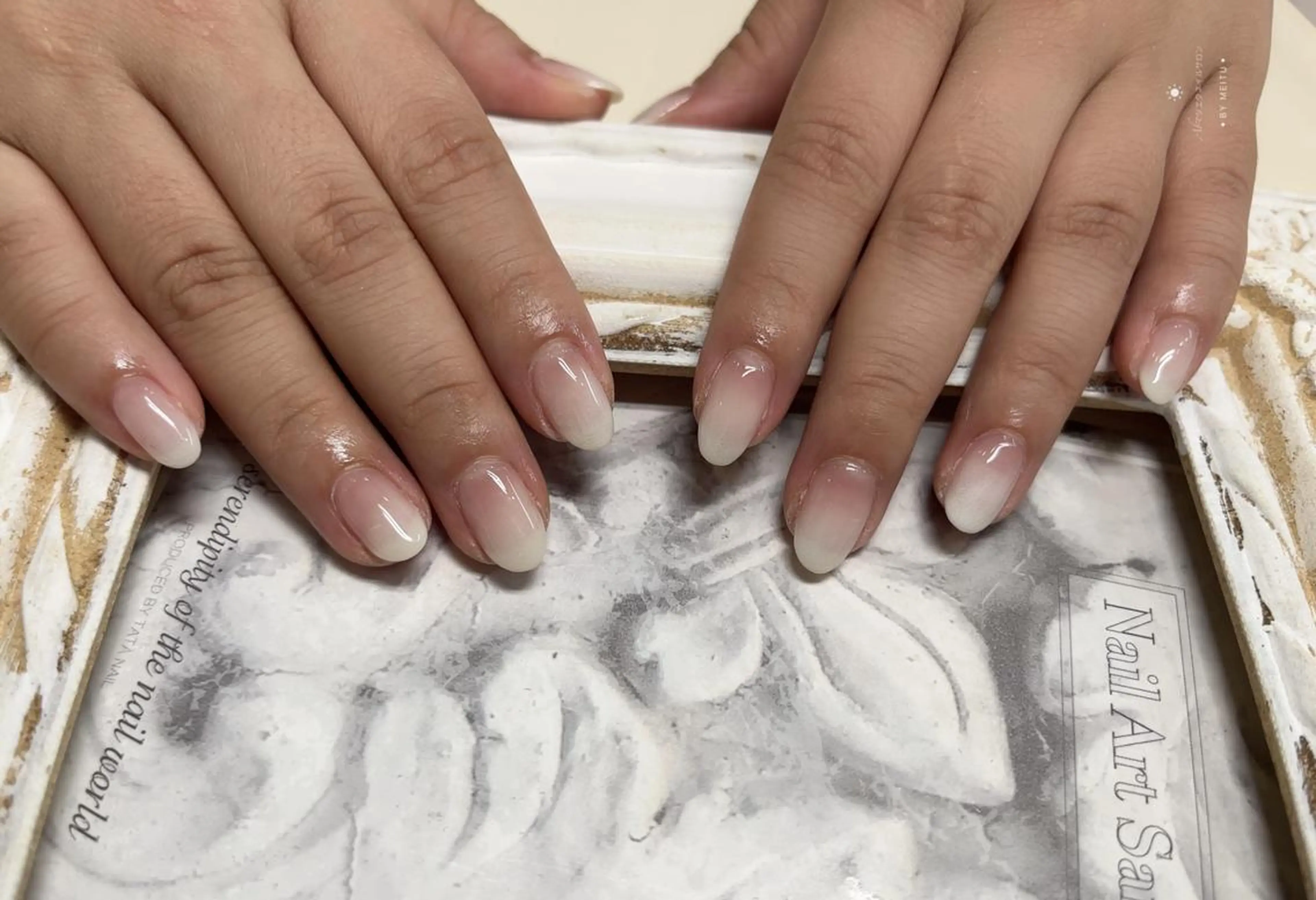 ネイル チークネイル 長さ出し フットネイル フレンチネイル ジェルネイル AB マツエクネイルサロンのネイルデザイン