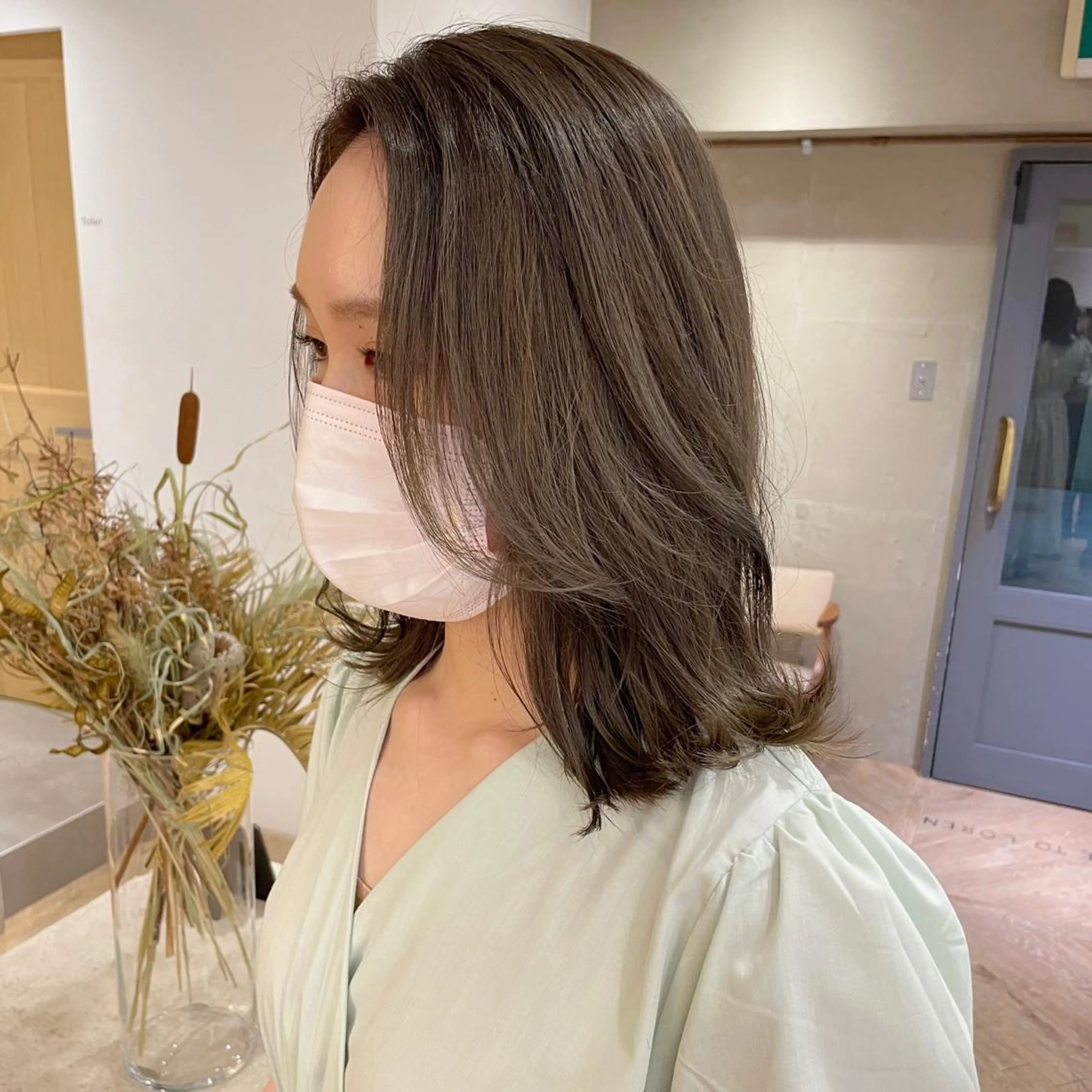 ミディアム カラー ミディアムパーマ ブリーチ ケアブリーチ 透明感カラー ダブルカラー ヘアカラー トリートメント ブリーチ/レイヤー 🌻Mutsumiのヘアスタイル