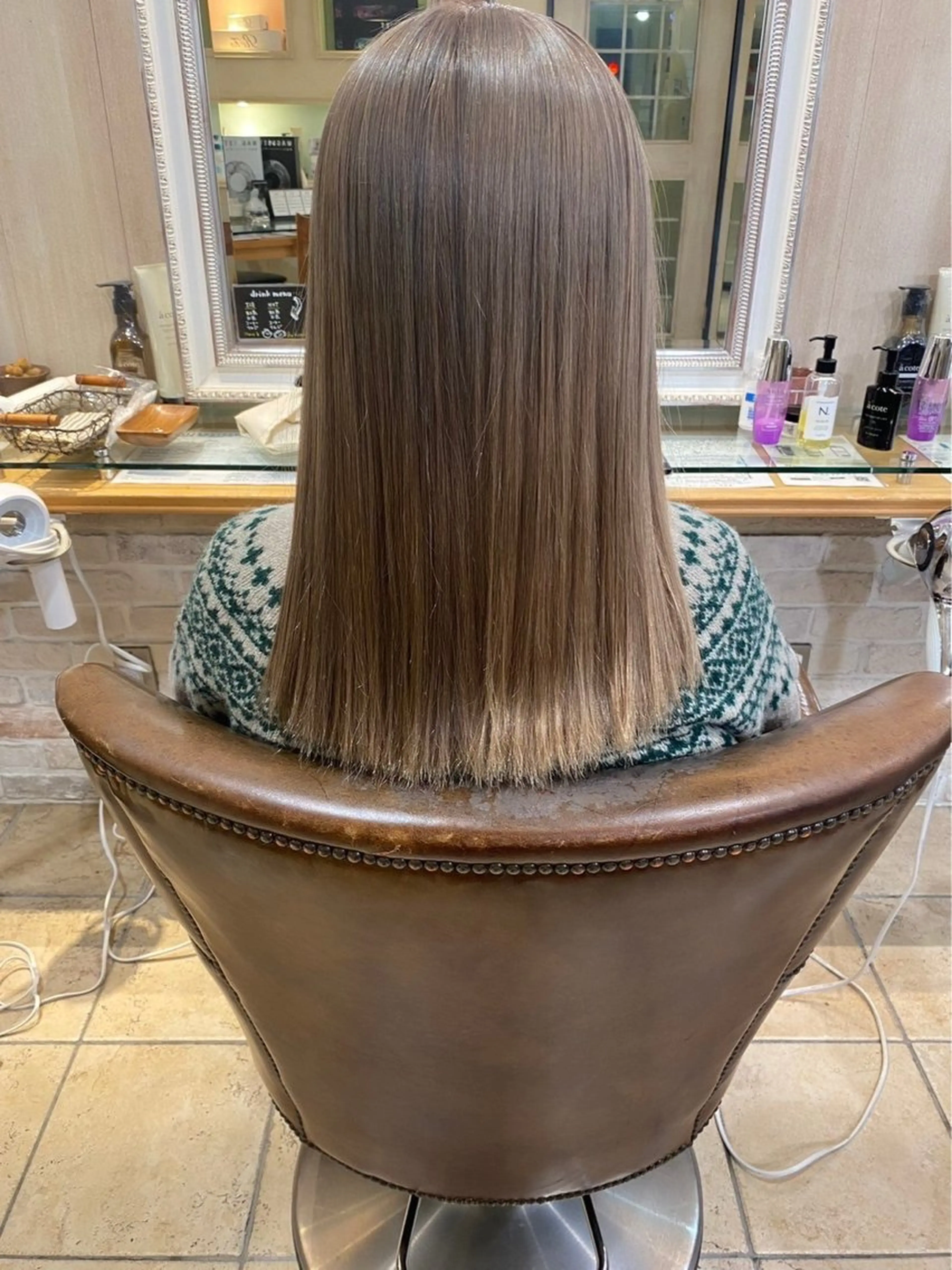 セミロング カラー ベージュカラー ブリーチ ミルクティーベージュ 🌞塙 湧貴🌞のヘアスタイル