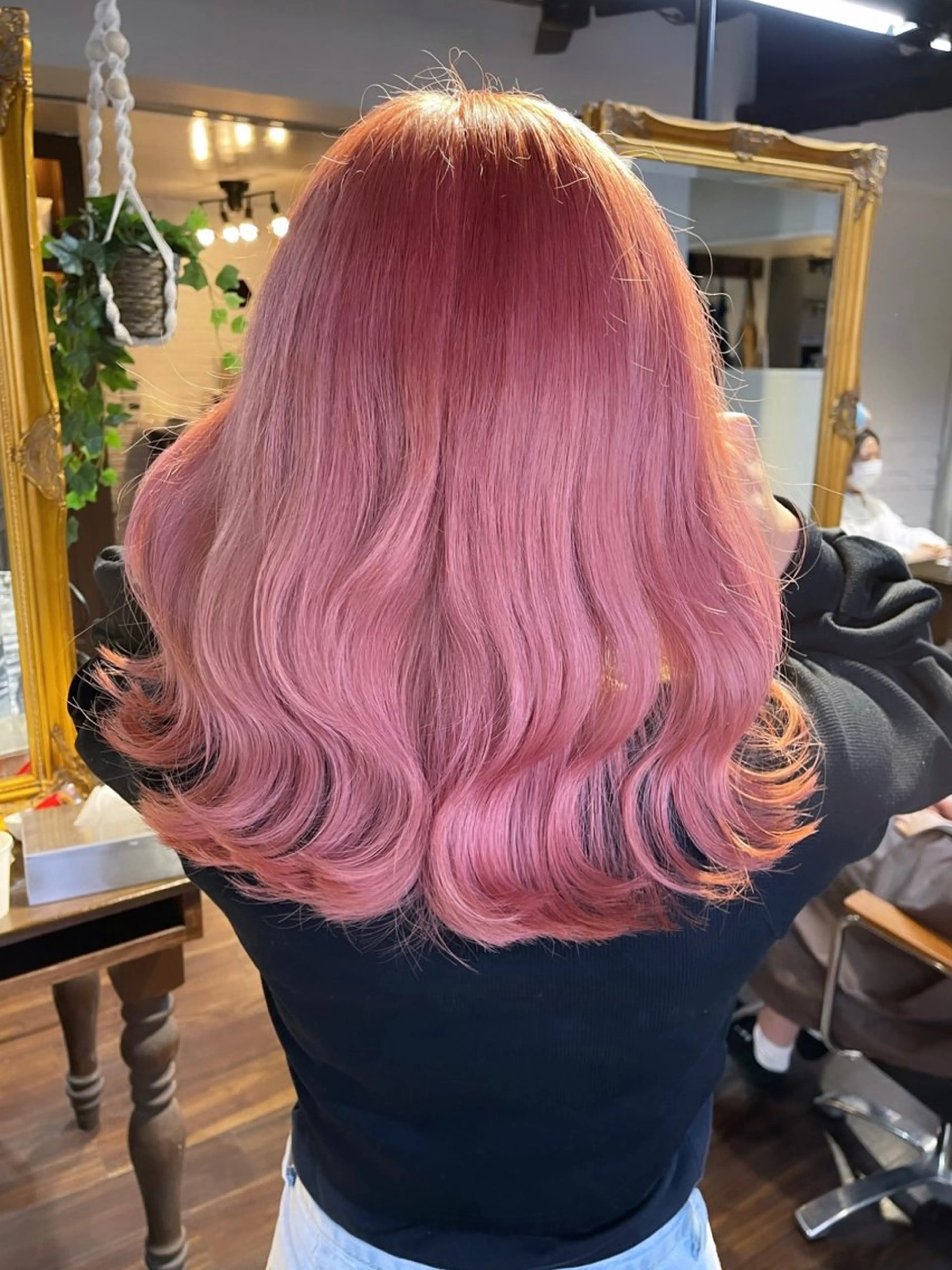 ロング カラー ヘアアレンジ ベージュカラー ブリーチ イヤリングカラー ハイトーンカラー ミルクティーベージュ カット ヘアカラー トリートメント 髪質改善/レイヤー ダブルカラー塚本耀のヘアスタイル