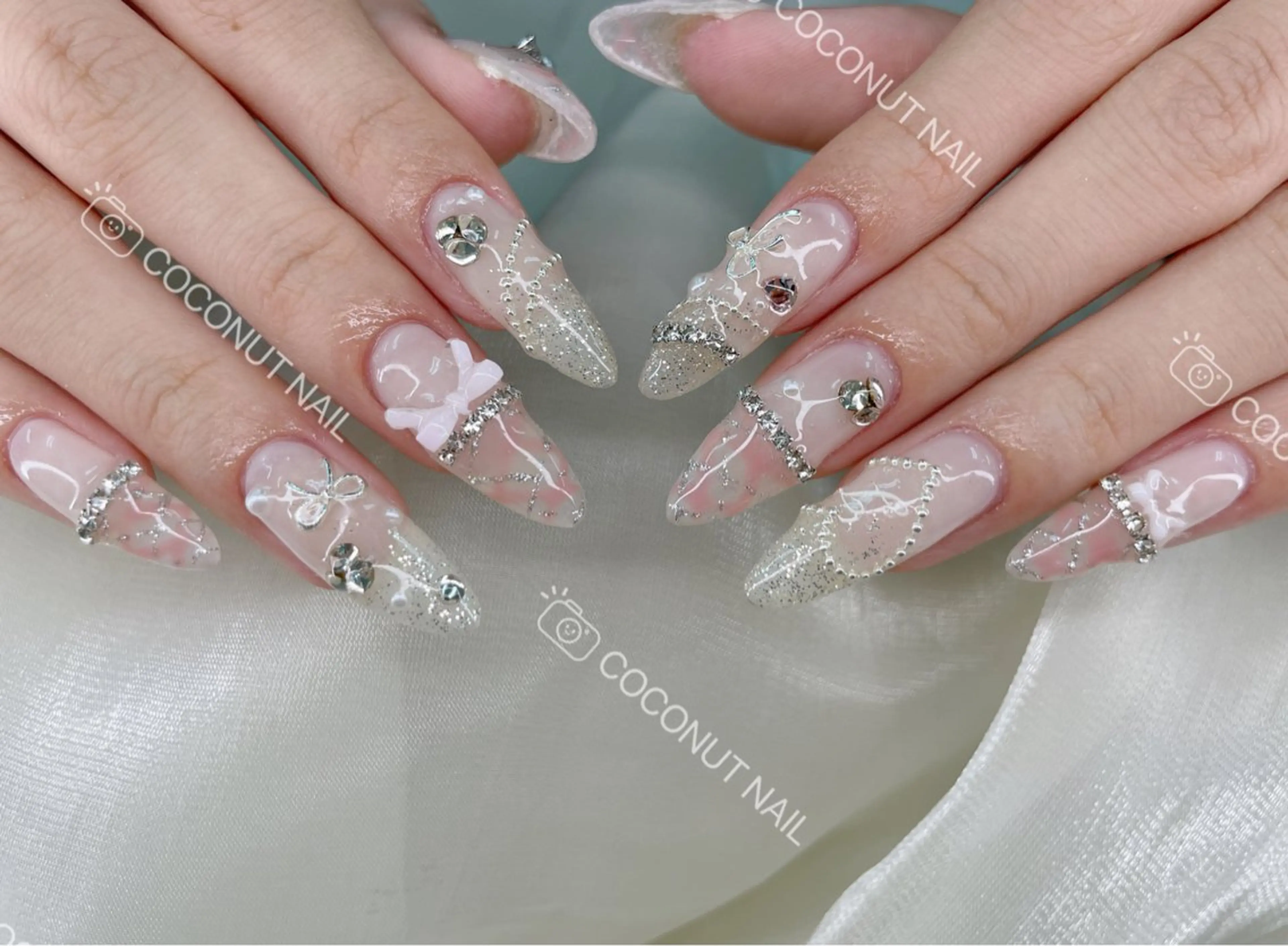 ネイル べっ甲ネイル フレンチネイル キラキラネイル マグネットネイル 大理石ネイル(マーブル) ハンドネイル 神田 ココナッツのネイルデザイン