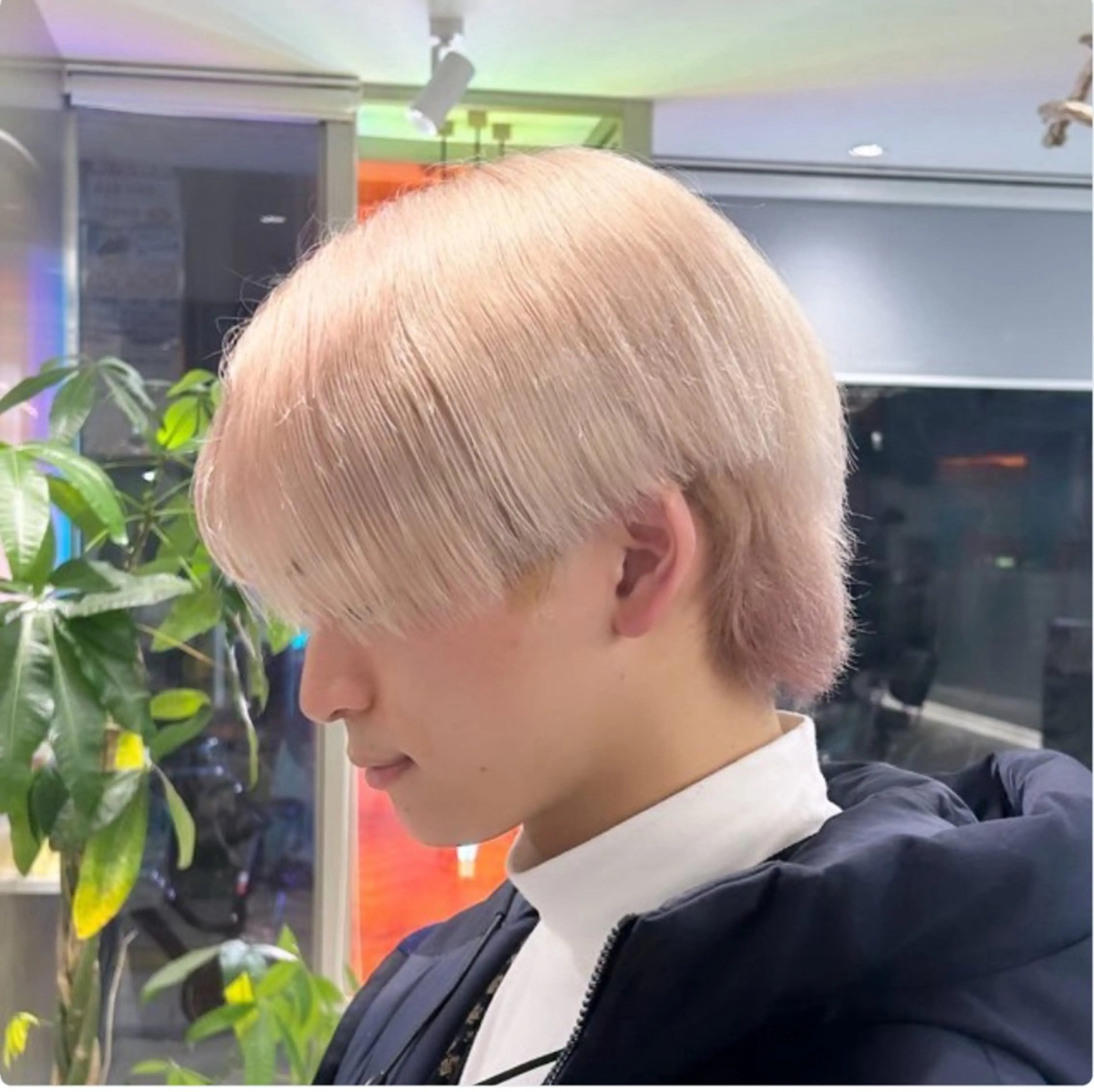 ショート カラー メンズ メンズブリーチ メンズハイトーン ブリーチ ケアブリーチ 透明感カラー ヘアカラー トリートメント メンズ/ボブ/パーマ /くるみのマツエク・マツパデザイン