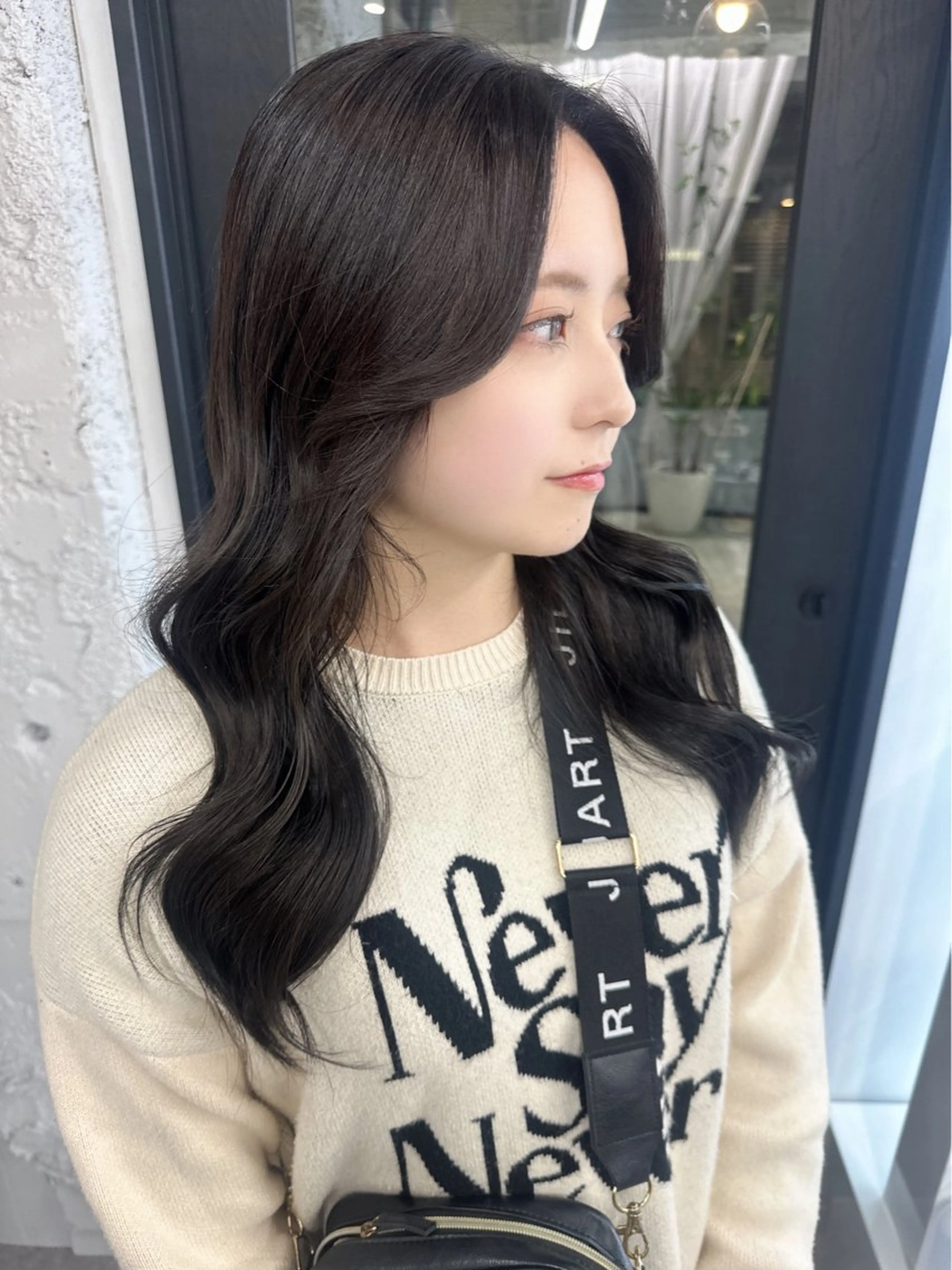 ロング riah  【リア】所属・瀧優華白髪ぼかし 大人レイヤーのヘアスタイル