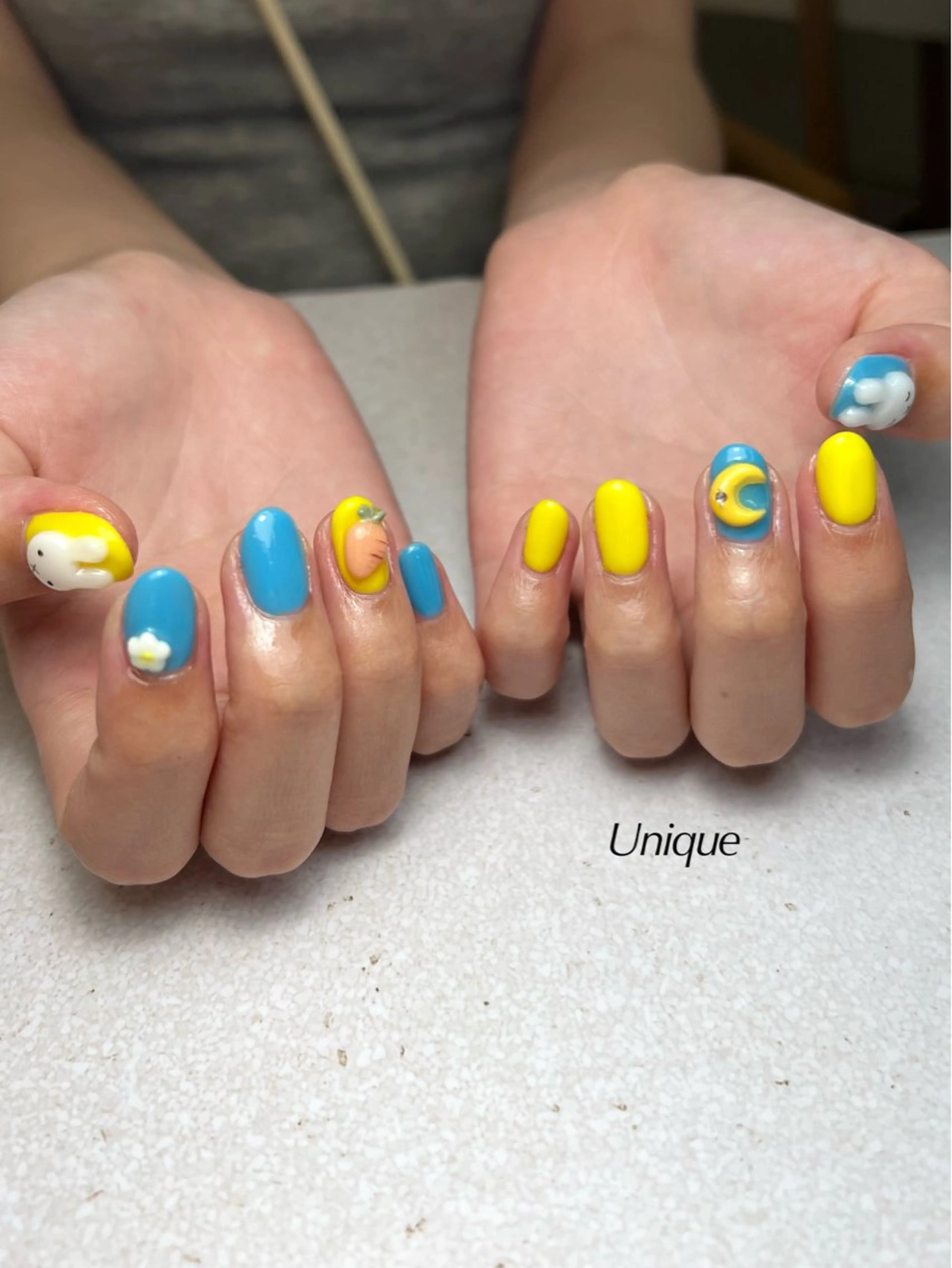 ネイル 持ち込み ハンドネイル Unique 【ユニーク】のネイルデザイン