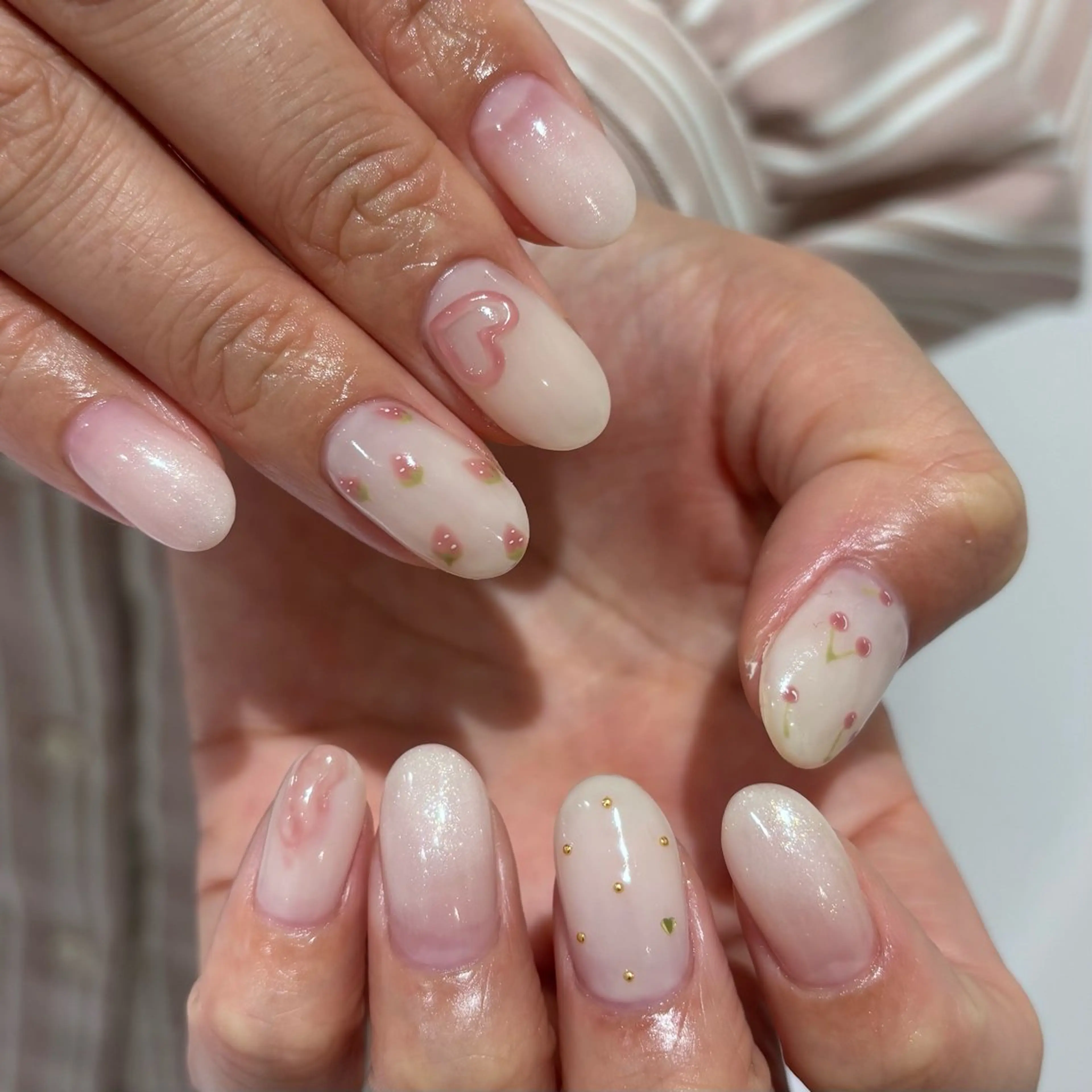 ネイル アートネイル ジェルネイル グラデーション ハート ラメ(グリッター) M.wish mayu 💅🏻のネイルデザイン