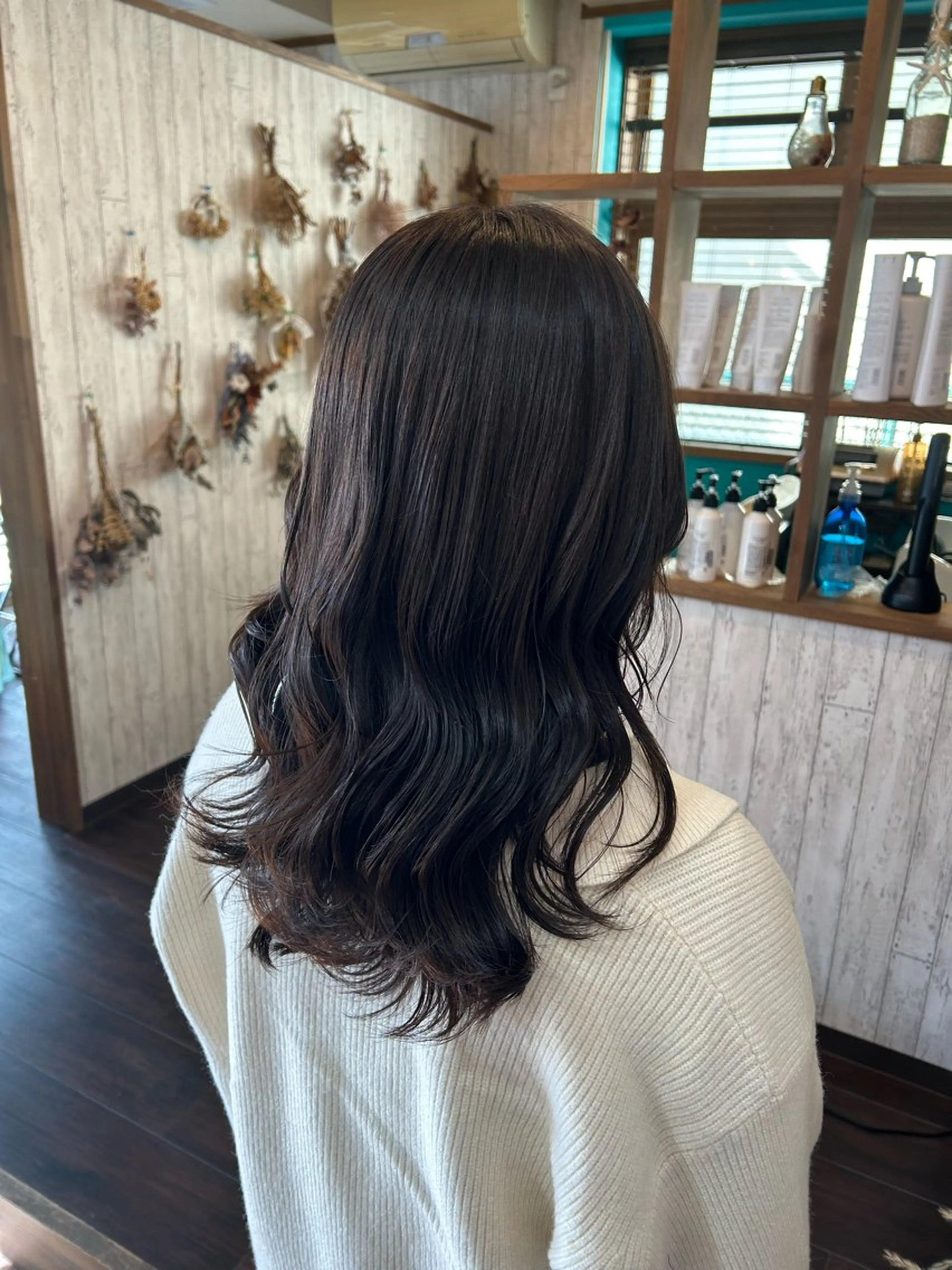 セミロング カラー 早坂 さくらのヘアスタイル