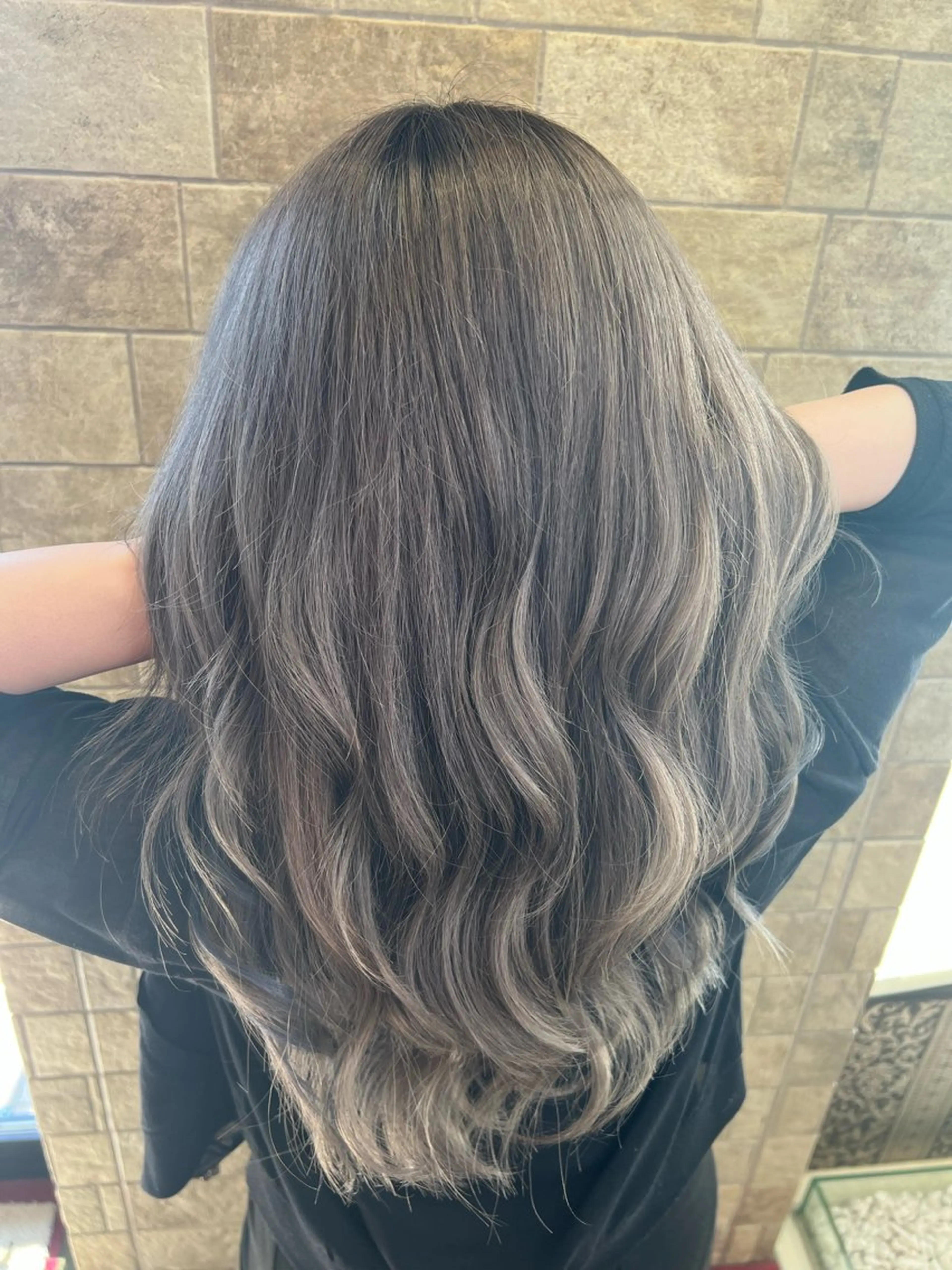 ロング カラー ヘアアレンジ ダブルカラー ヘアカラー EARTH 浜松市野店所属・艶髪/透明感 /YURIA🤍のヘアスタイル