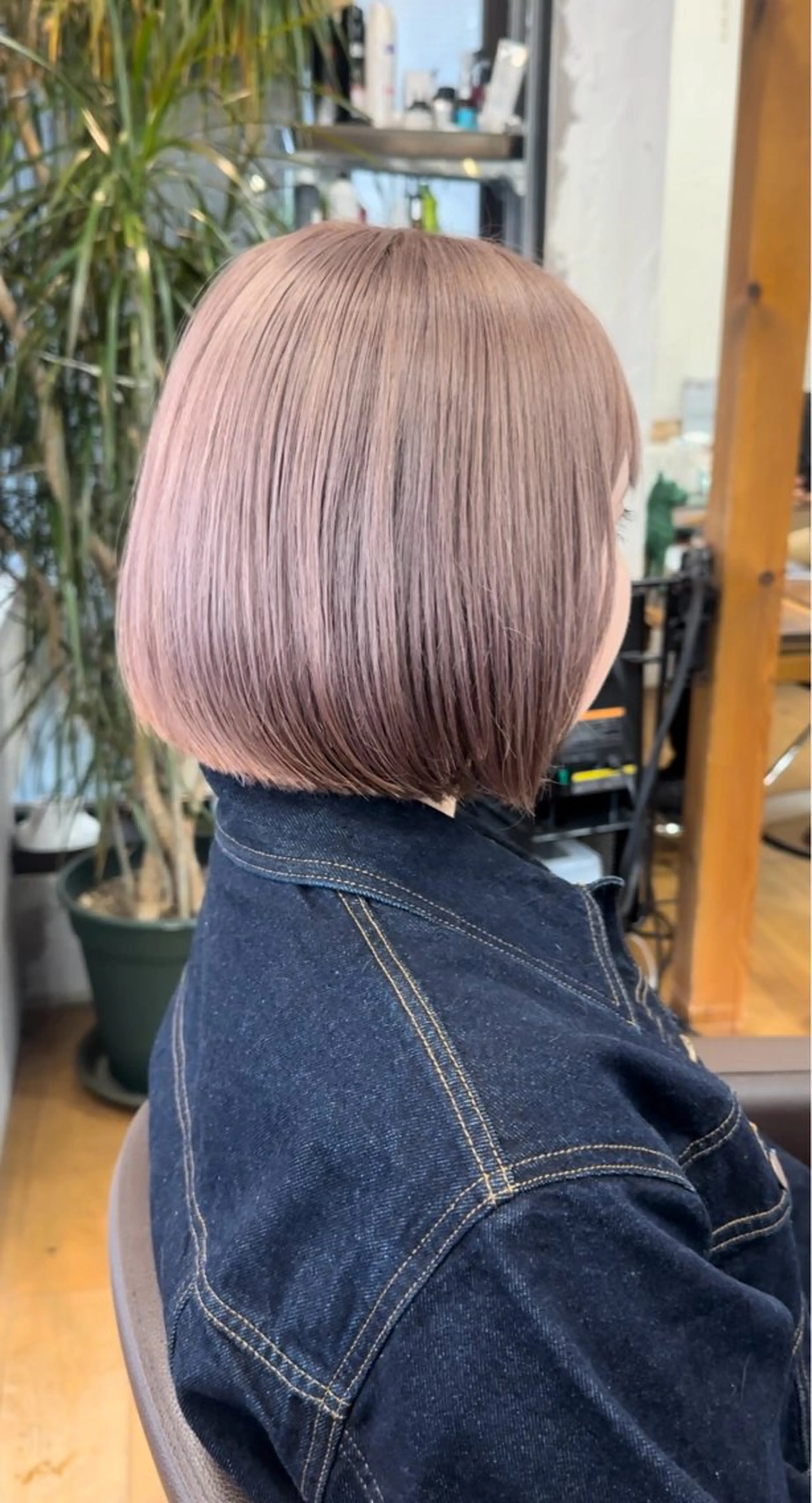 ショート カラー ベージュカラー ブリーチ ミルクティーベージュ SPYS  Hair Design所属・宮崎 智也のヘアスタイル