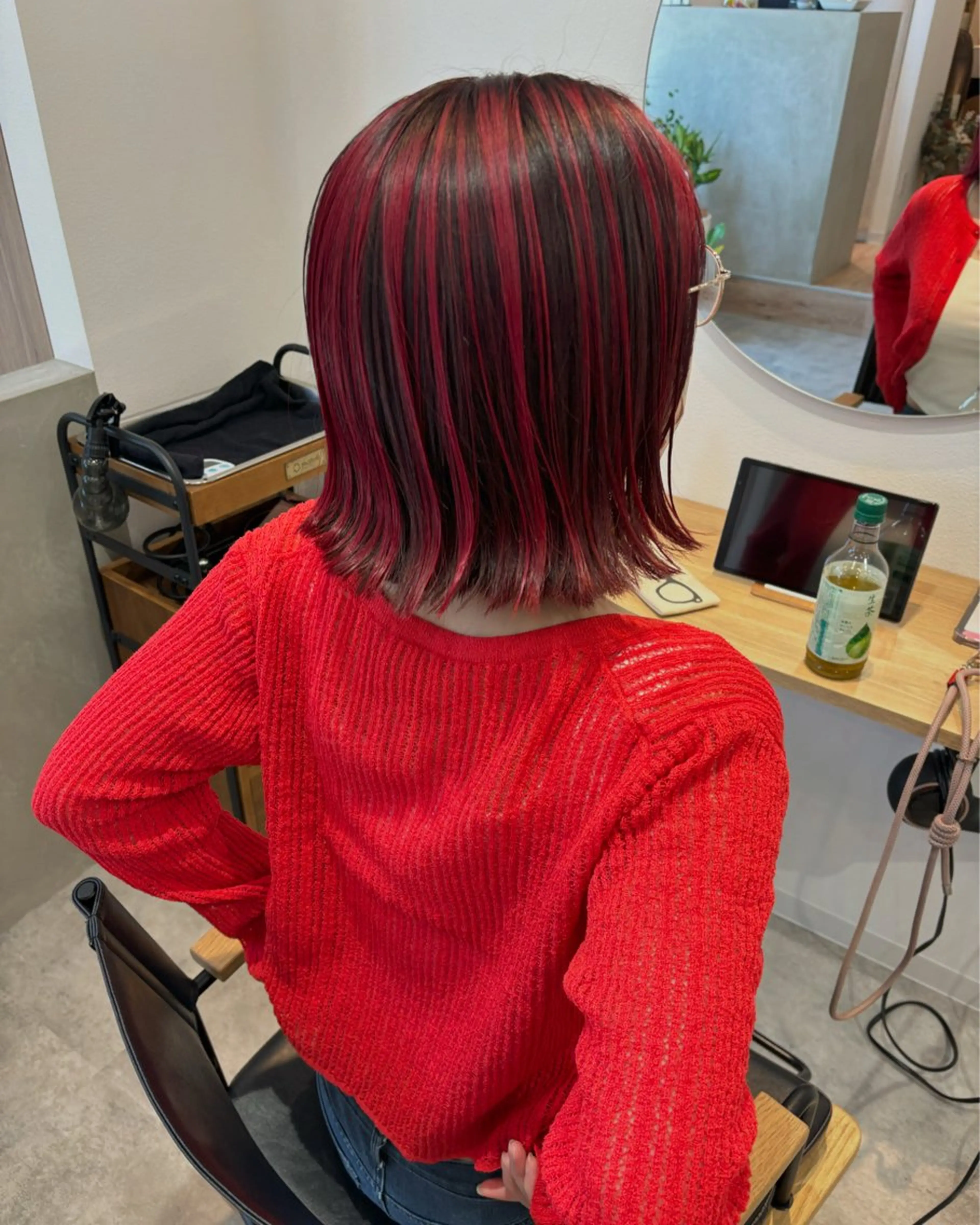 カット＋フェイスフレーミングまたはアンブレラまたはインナーブリーチ＋ブリーチ部分のオンカラーの写真