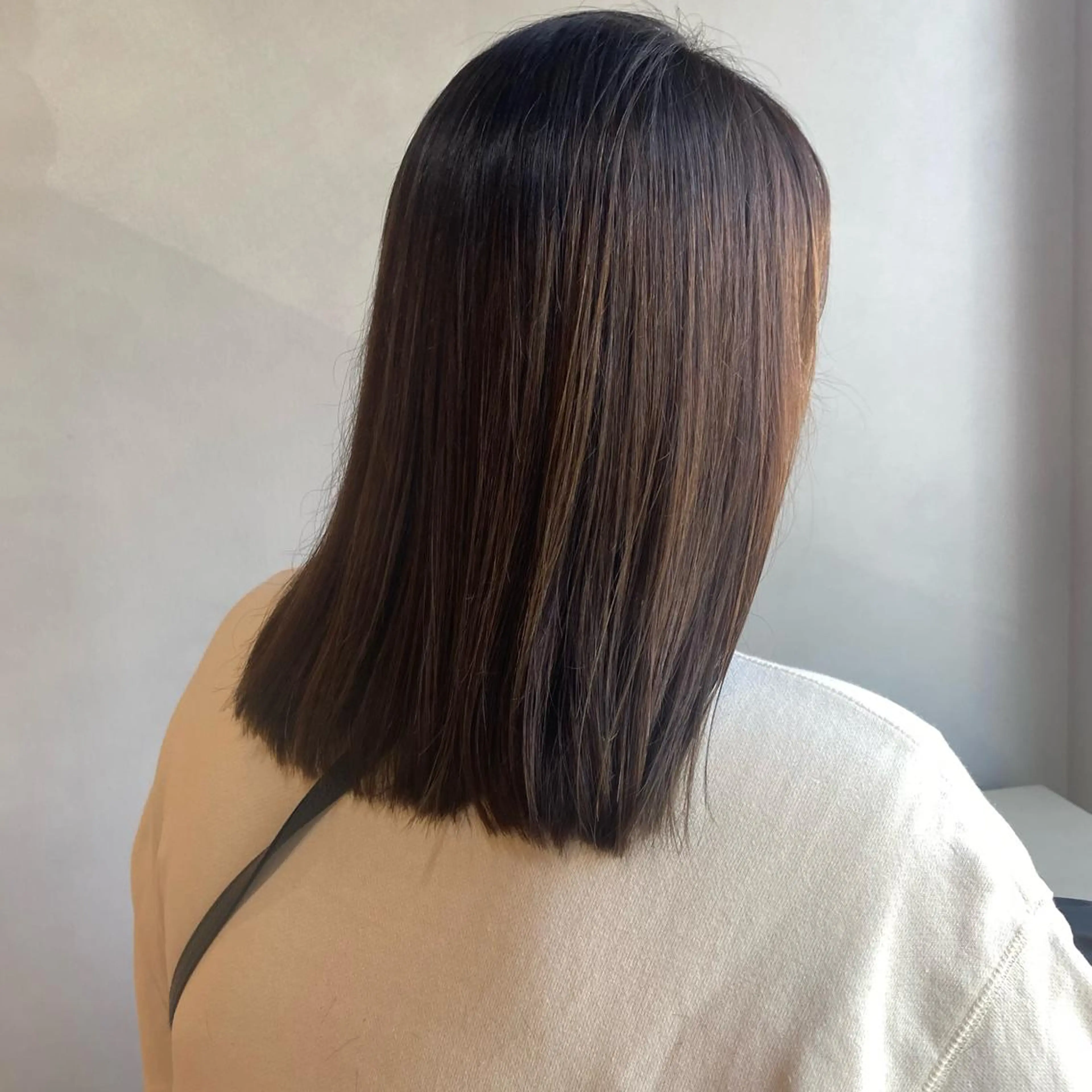 ミディアム カット ヘアカラー トリートメント 🪐SOURCE 塚口　シマブクロ🪐のヘアスタイル