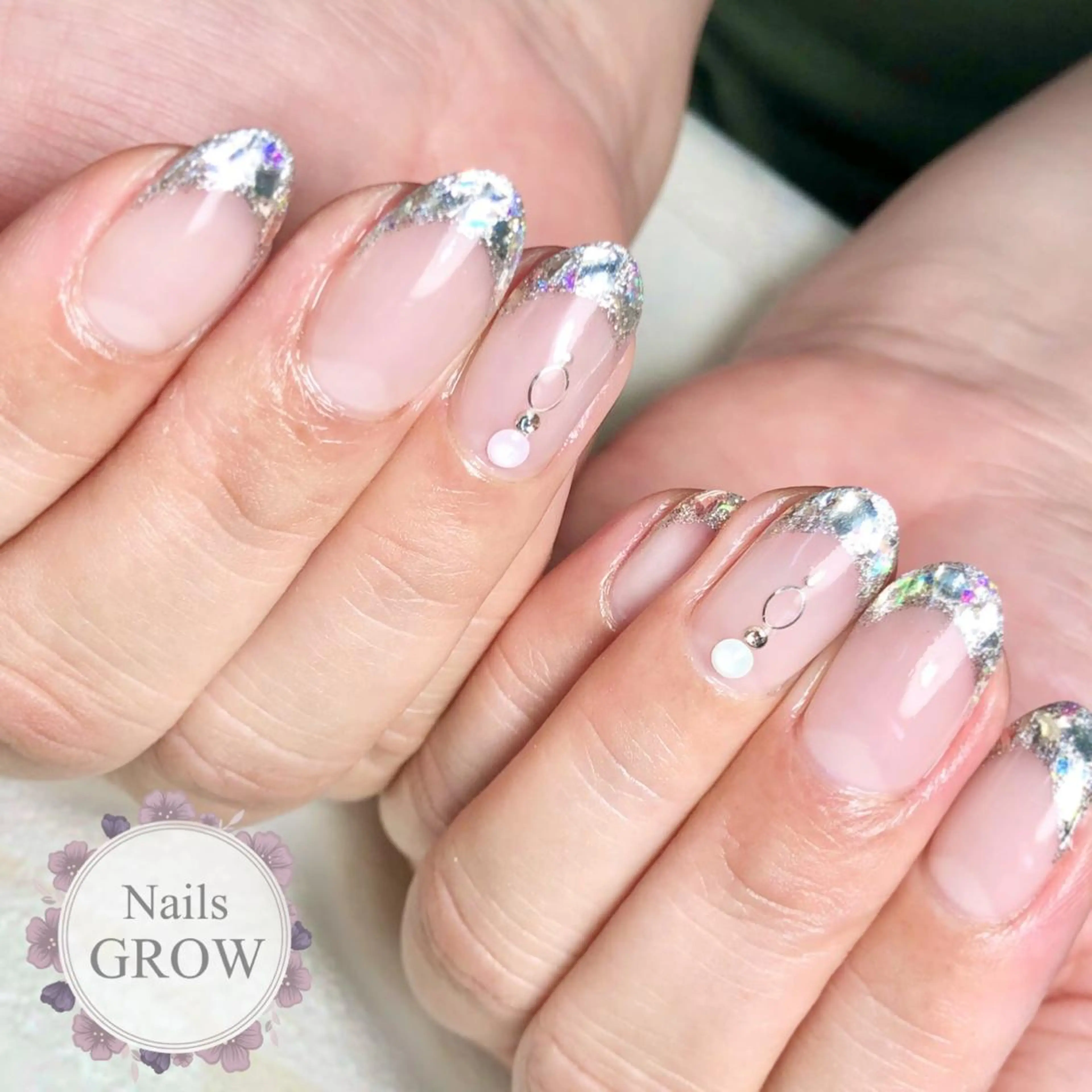 ネイル フレンチネイル ガラスフレンチ Nails GROWのネイルデザイン