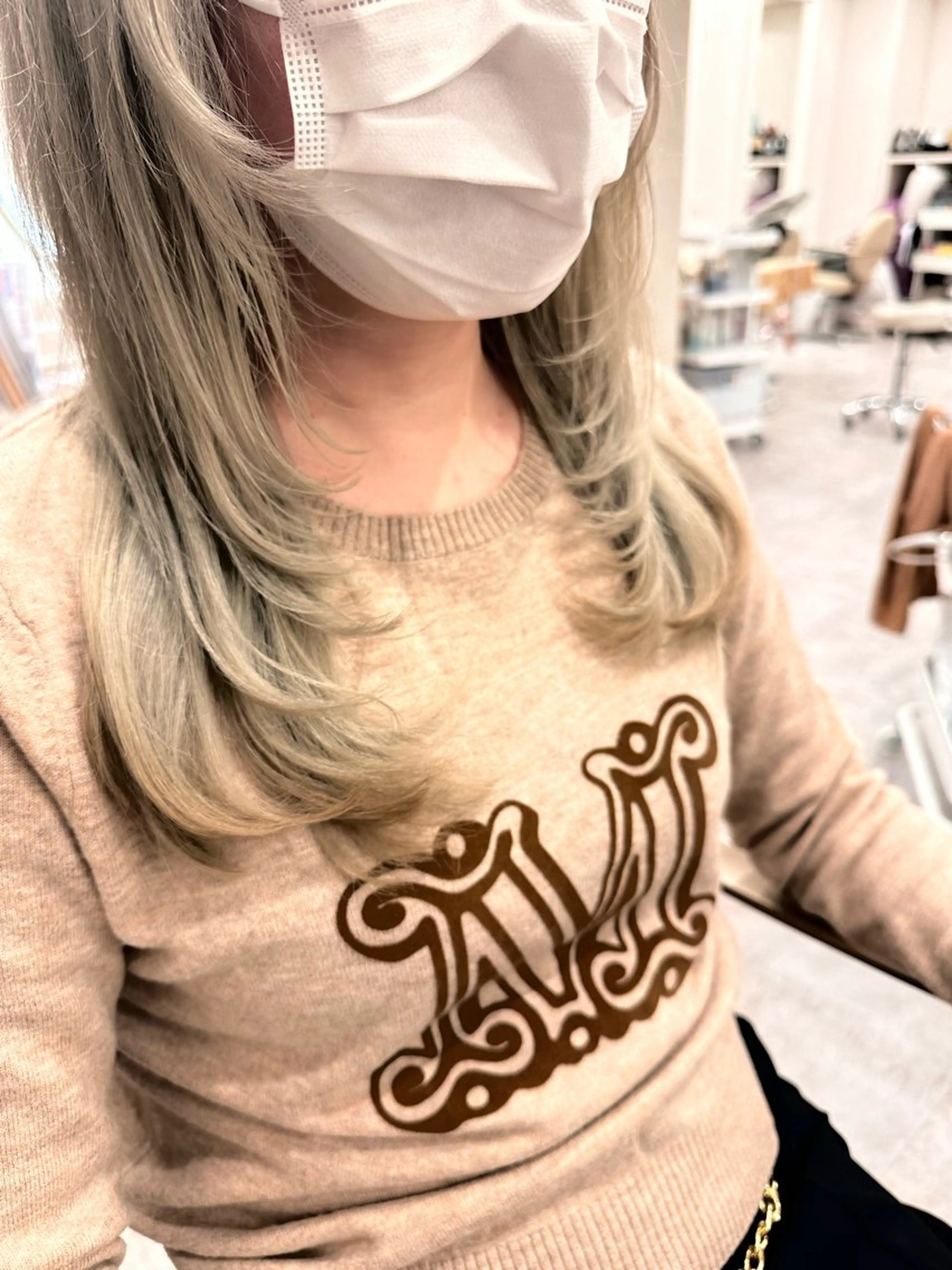 セミロング ボブ、レイヤー、 ハイトーン、古淵のヘアスタイル