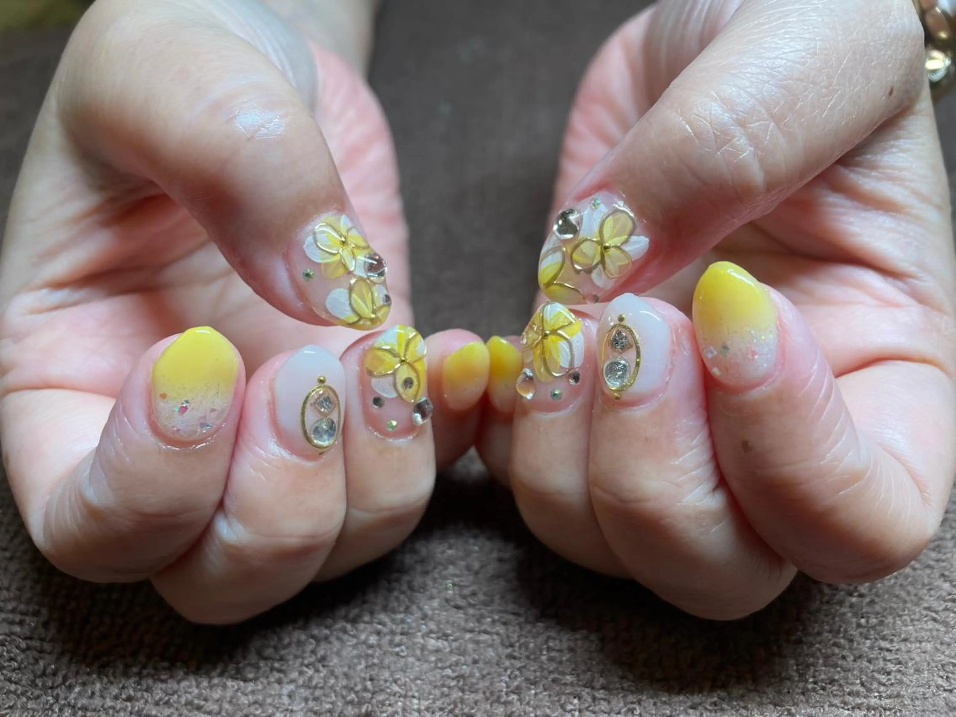 ミディアム M. KOTOMIのネイルデザイン