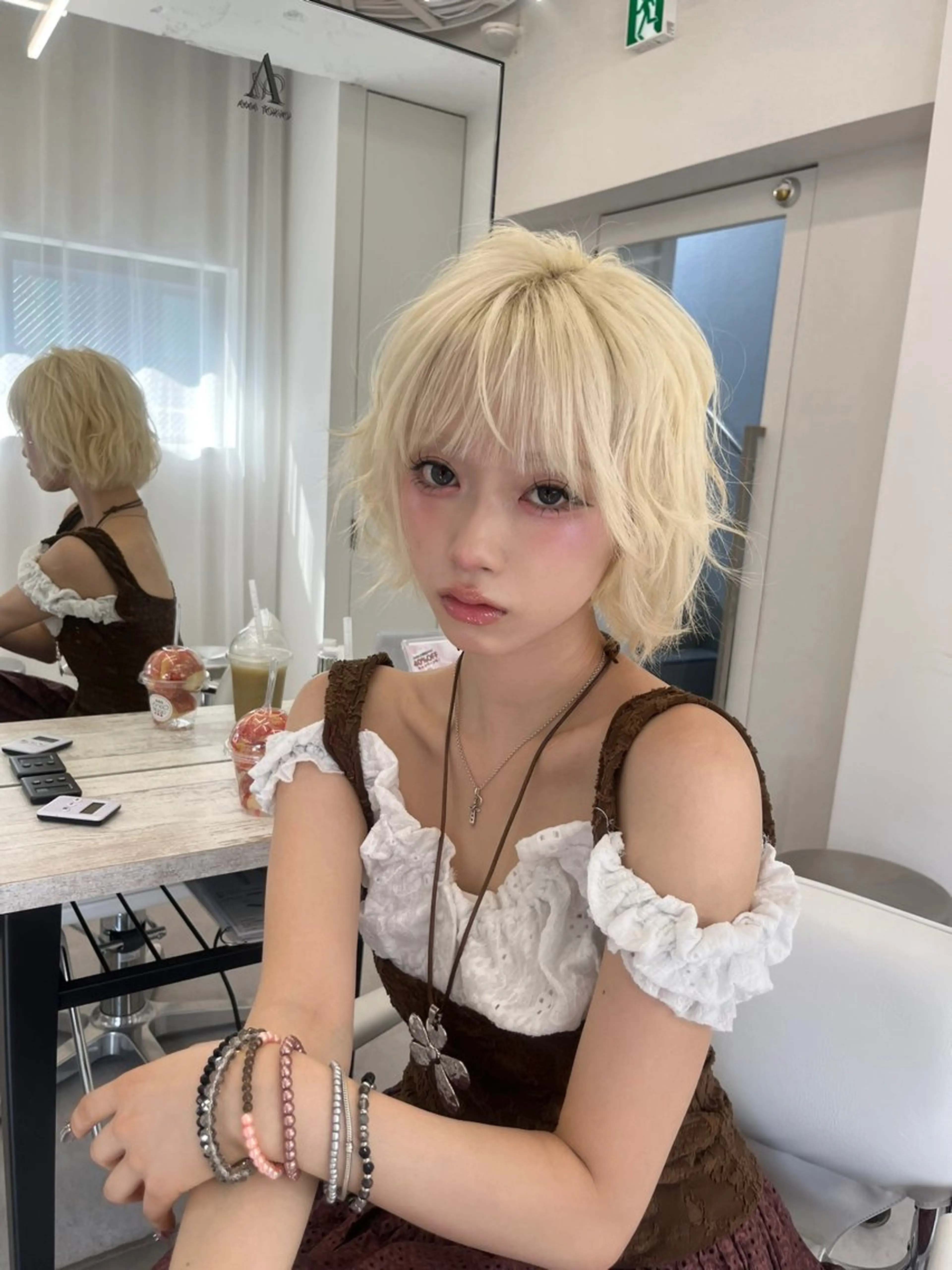 ミディアム カラー ブリーチ ハイトーンカラー ボブ ハイレイヤー レイヤーカット 透明感カラー✨🩵 韓国ヘアkanatoのヘアスタイル