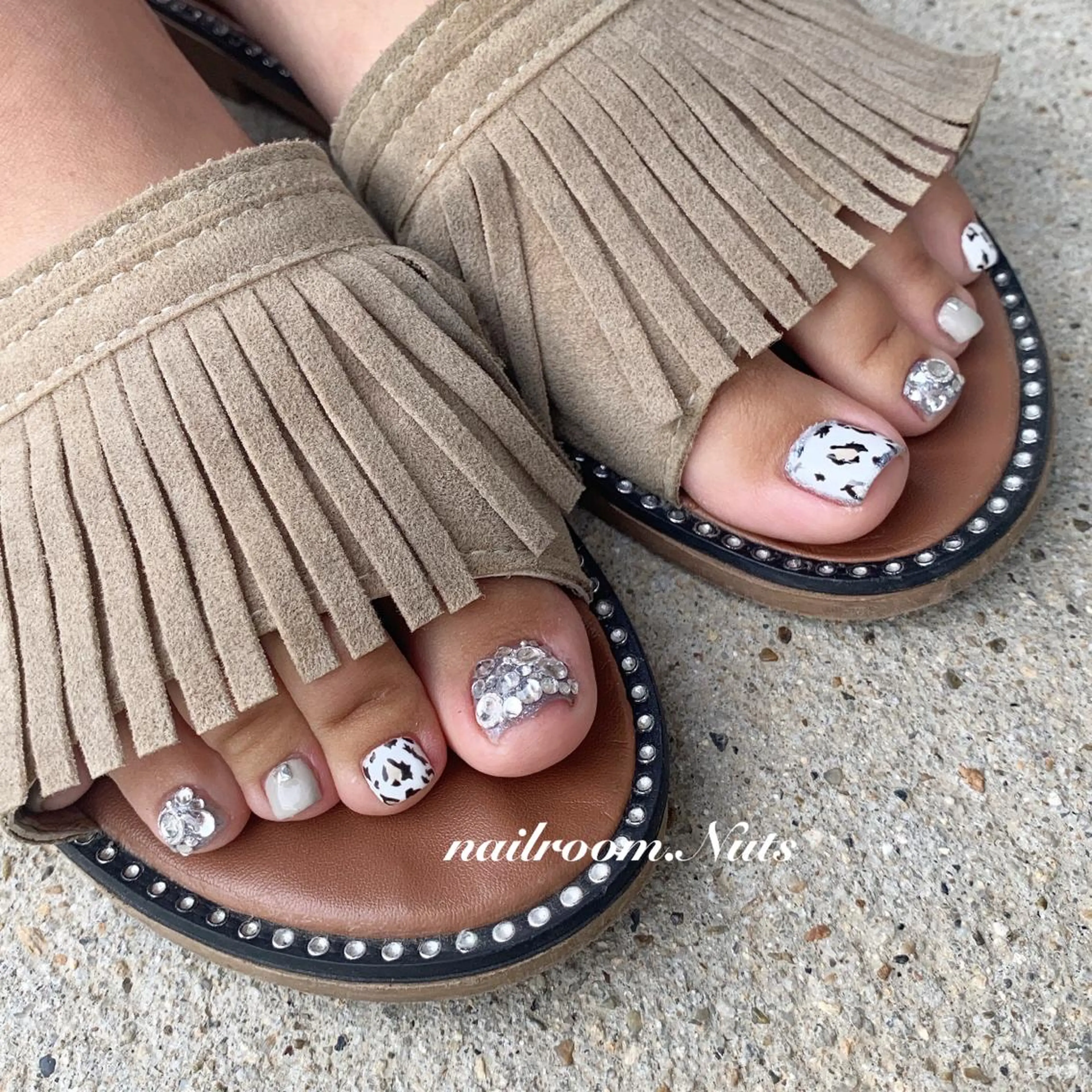 ネイル フットネイル nailsalon Nutsのネイルデザイン