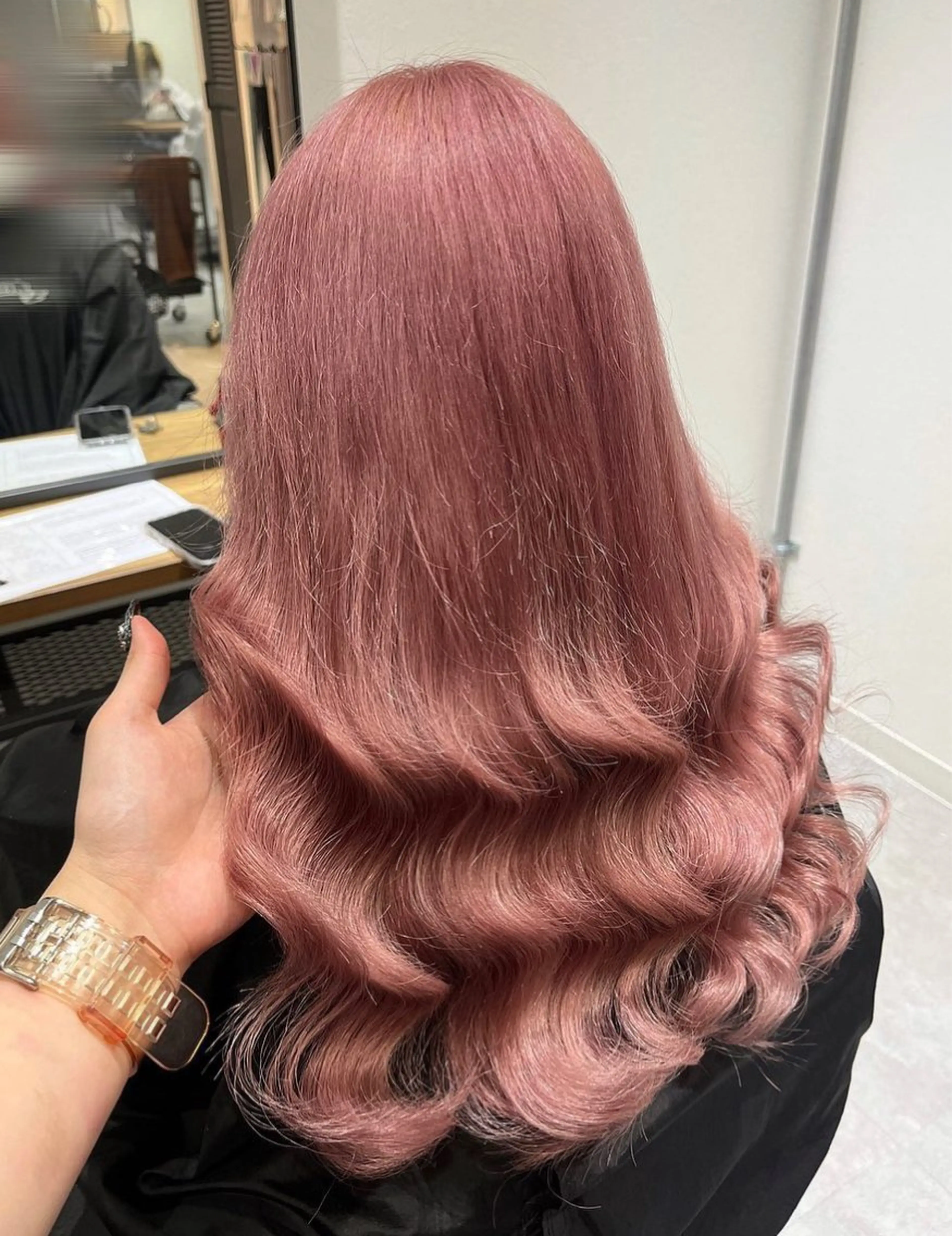 セミロング RIO🩶NEXT/ エクステ/ハイトーンのヘアスタイル