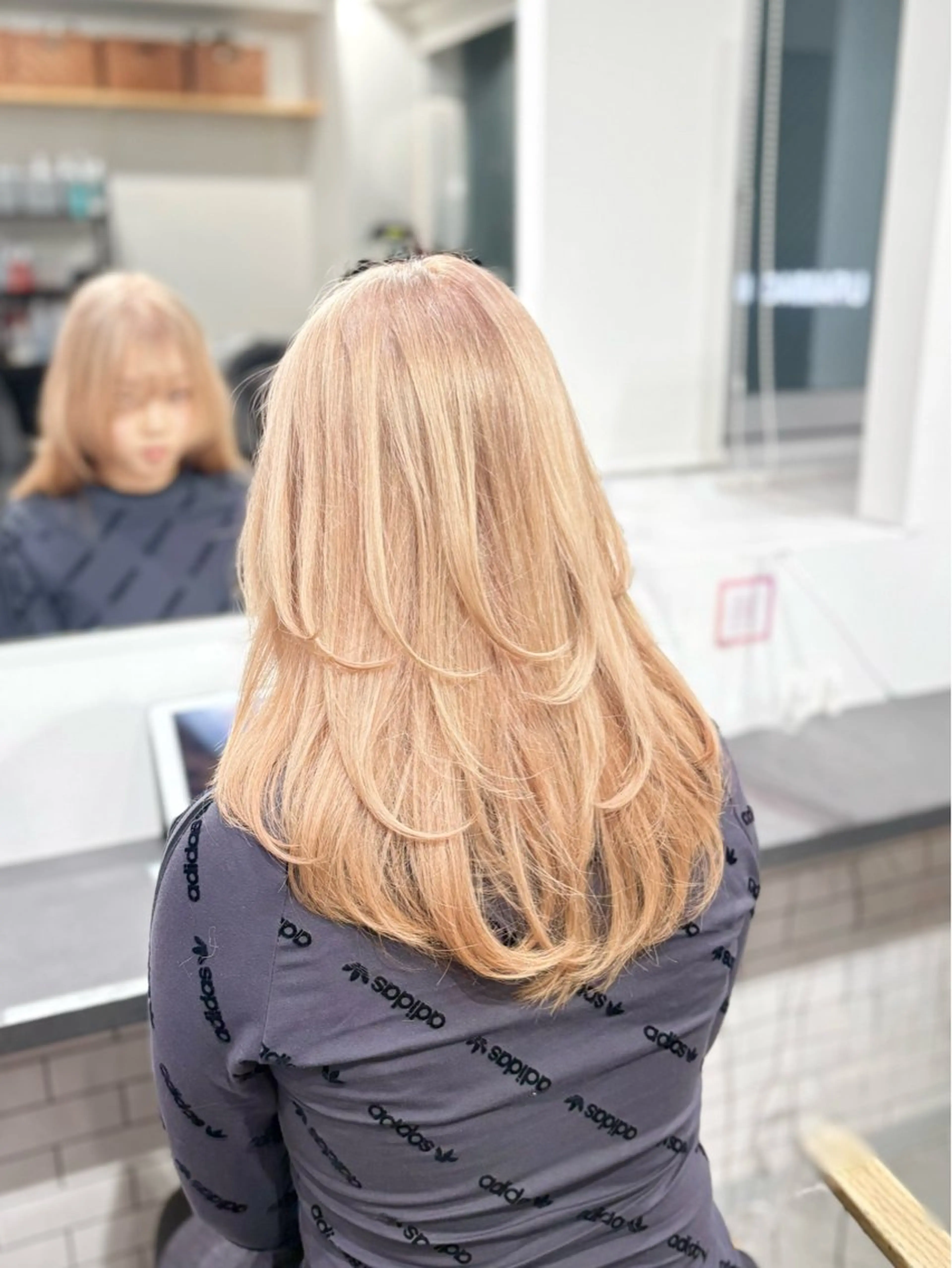 レイヤーカット✂️＋シャンプー＋艶トリートメントの写真