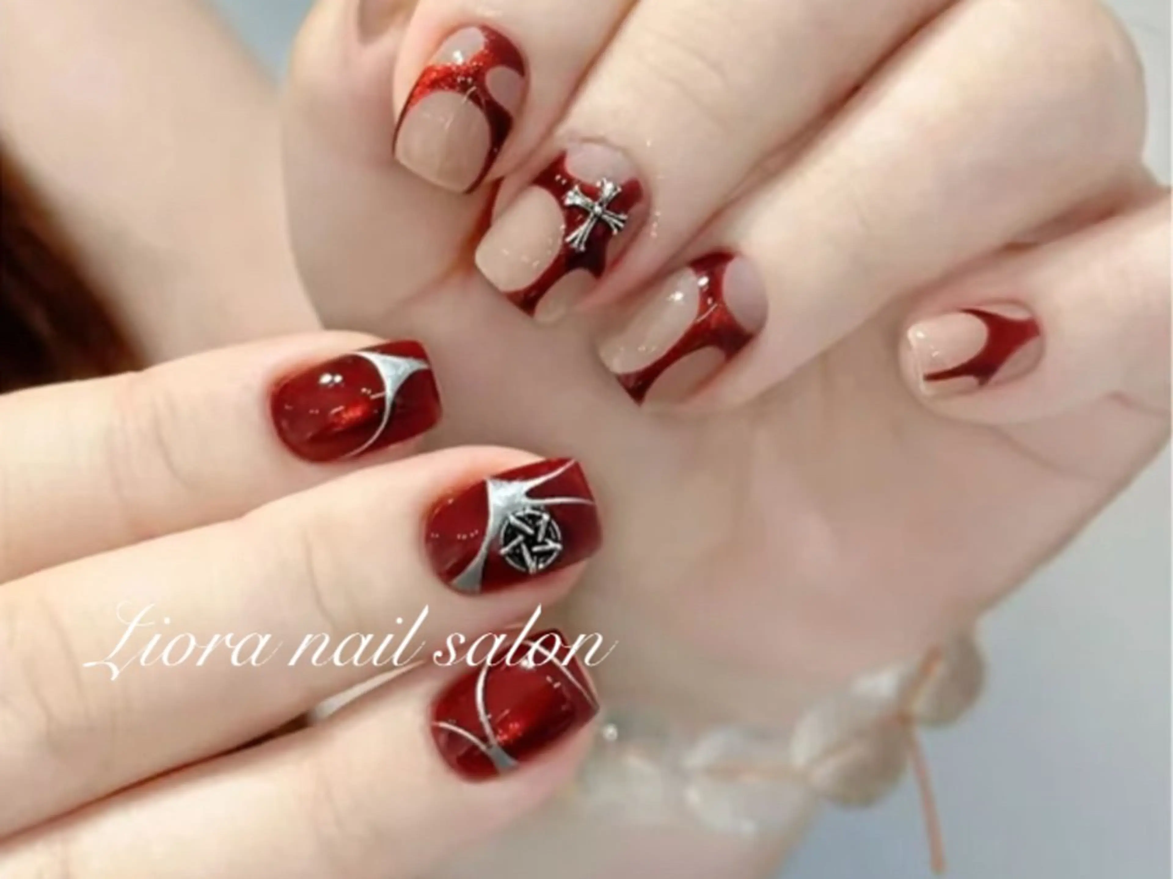 ネイル フレンチネイル ジェルネイル ガーリー グラデーション キラキラネイル ハンドネイル Liora nail 1のネイルデザイン