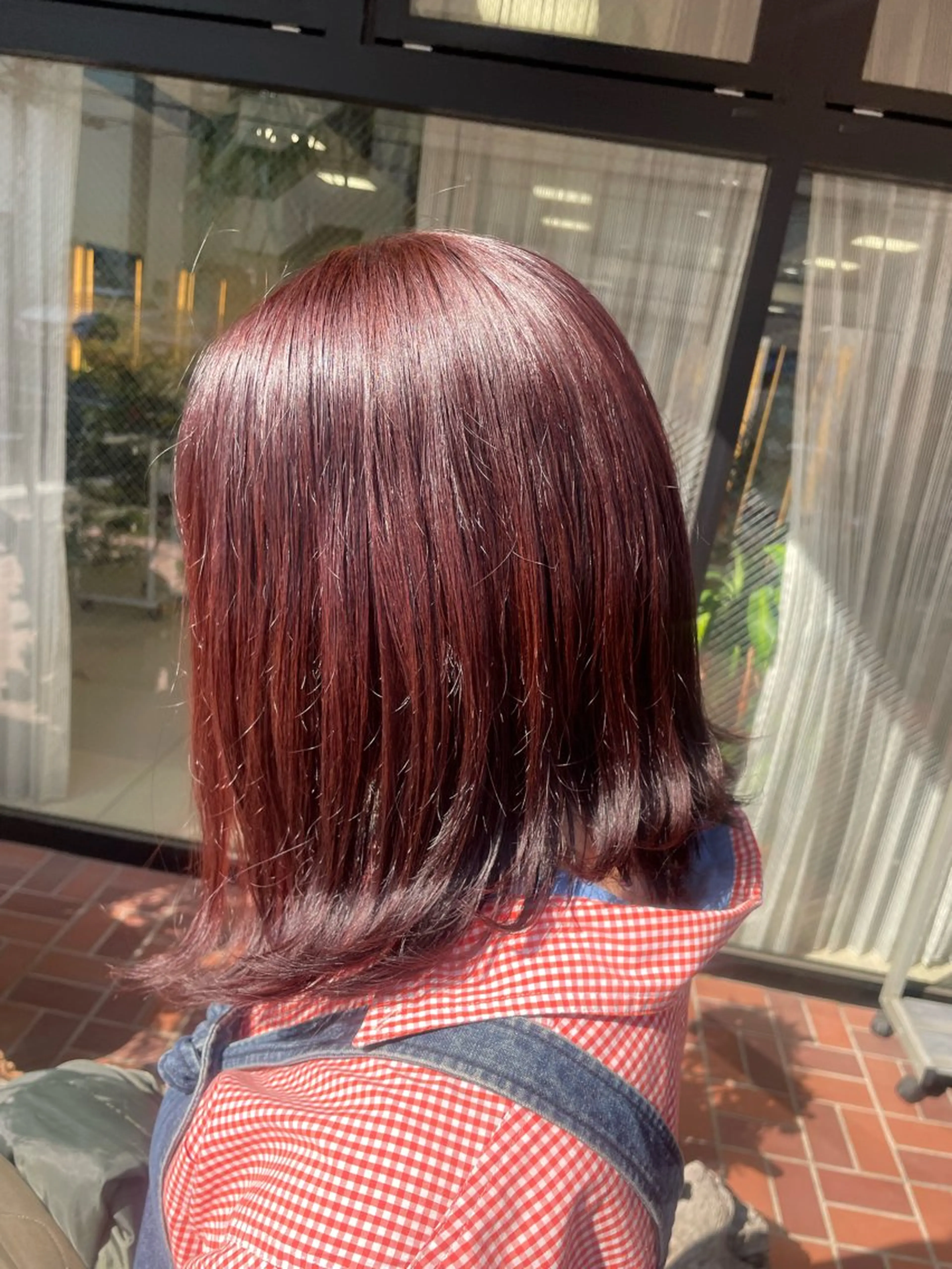 ミディアム カラー パープルカラー レッドカラー ヘアカラー トリートメント ハイトーン/パーソナ ルカラー診断・ユキノのヘアスタイル