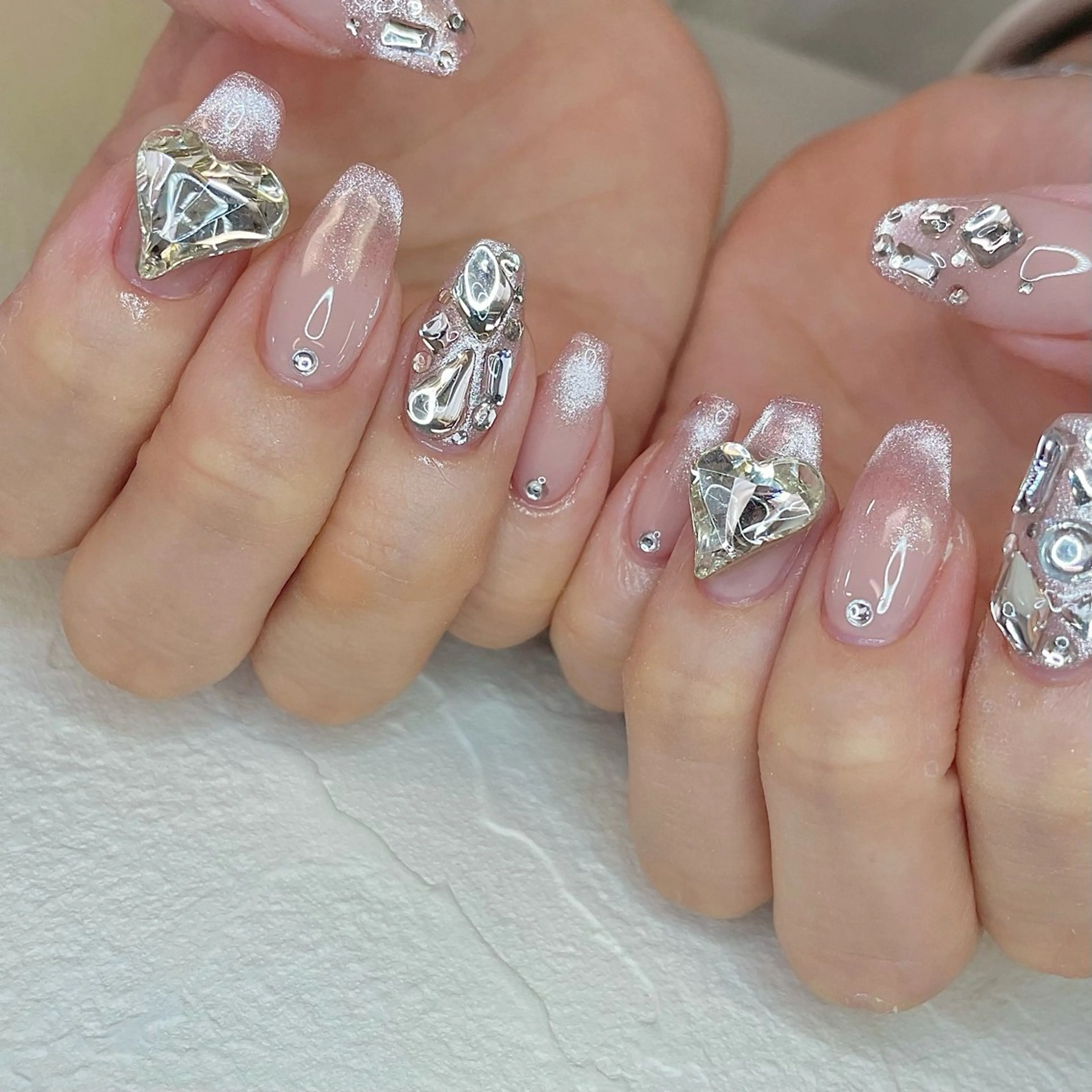 ネイル b'6 by Stir所属・b'6 SAKINAのネイルデザイン