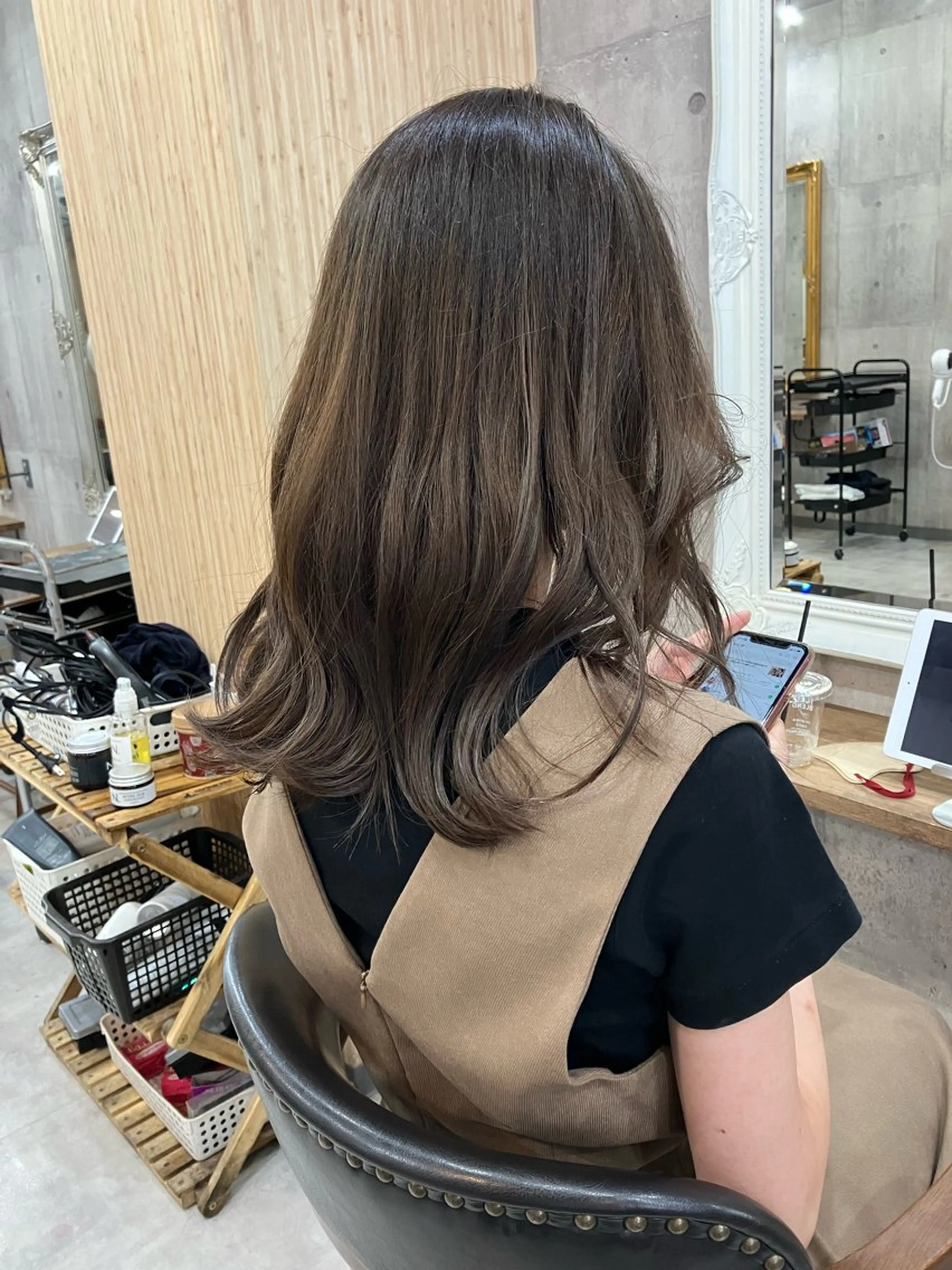 セミロング カラー イルミナカラー カット ヘアカラー トリートメント HAIR BASE ZAWAWA所属・レイヤー/ブリーチ｜ 特殊パーマ/赤澤のヘアスタイル