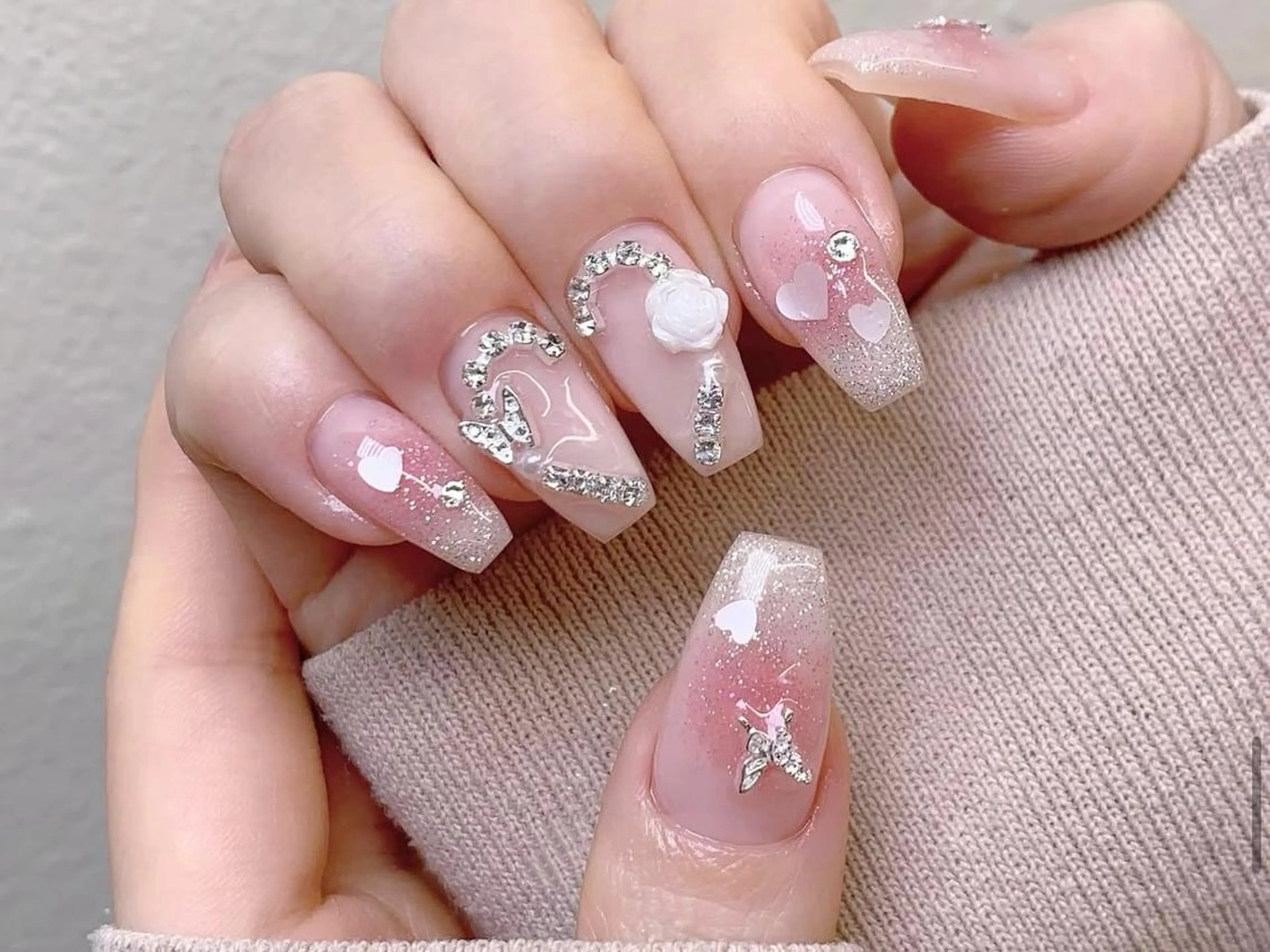 【長さだし】チップスカルプ+人気のワンホン持ち込みやり放題4本までデザイン13980 【ケア込み】の写真