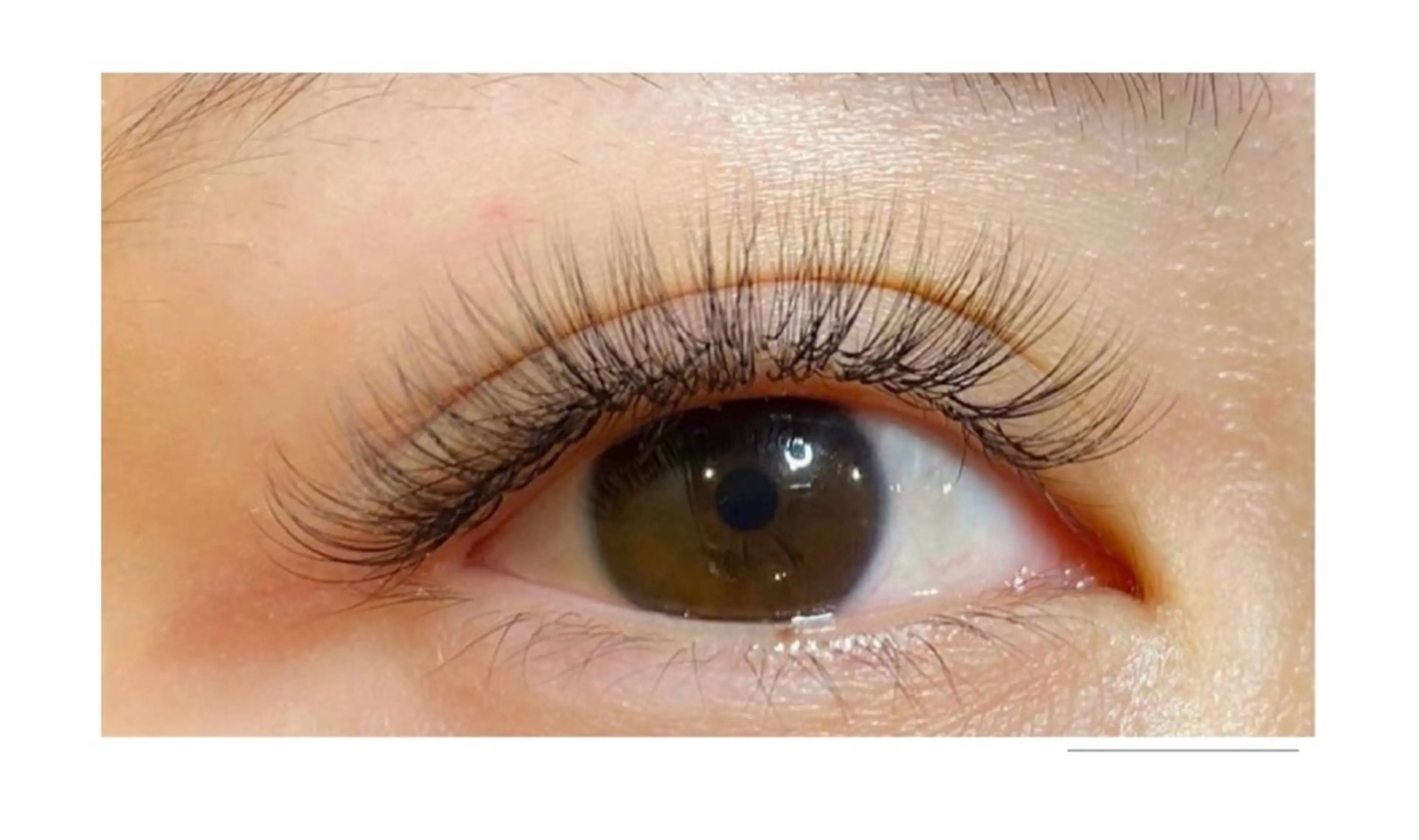 ボリュームラッシュ300本の写真