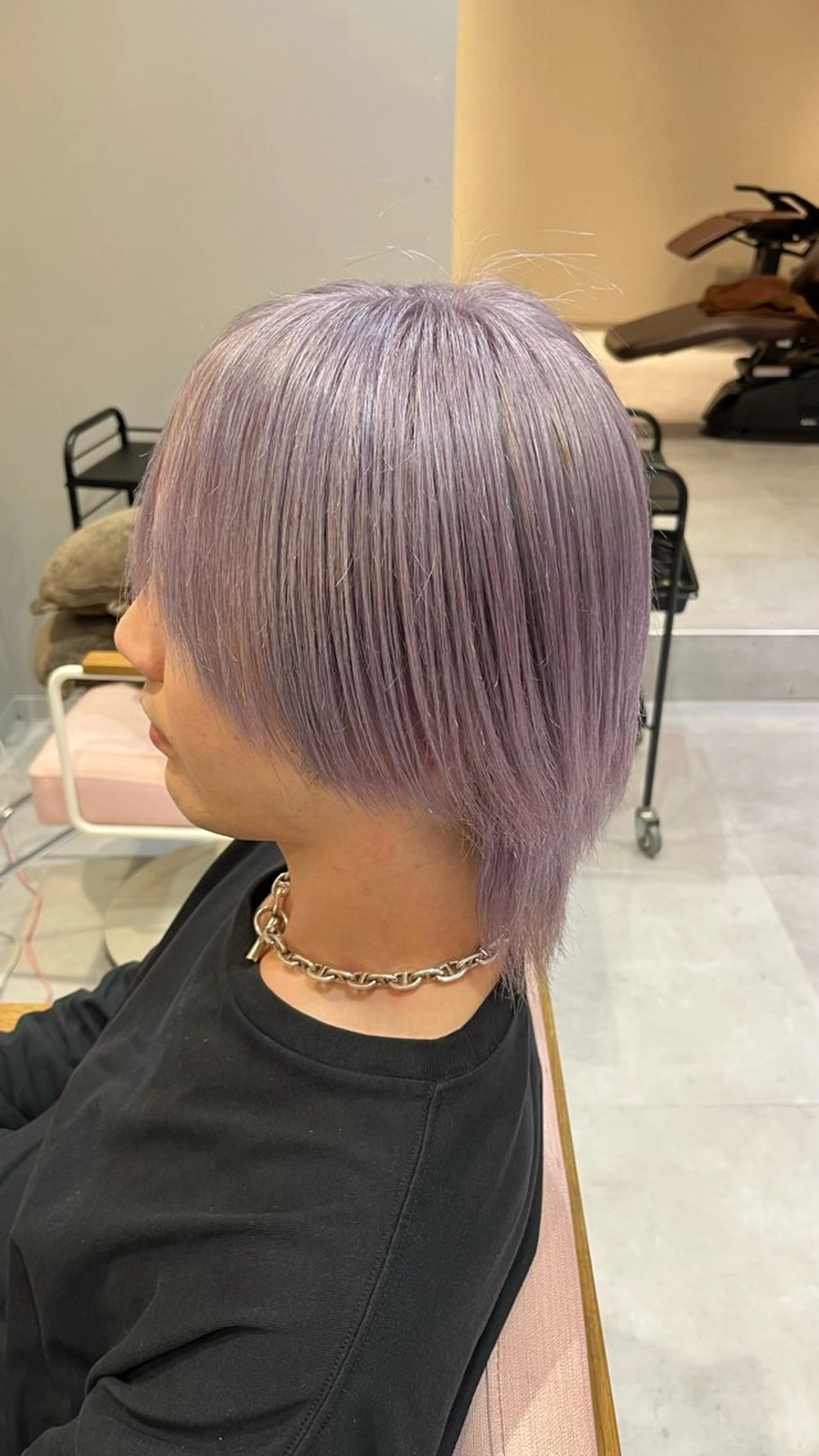 カラー Riku 艶カラーのヘアスタイル