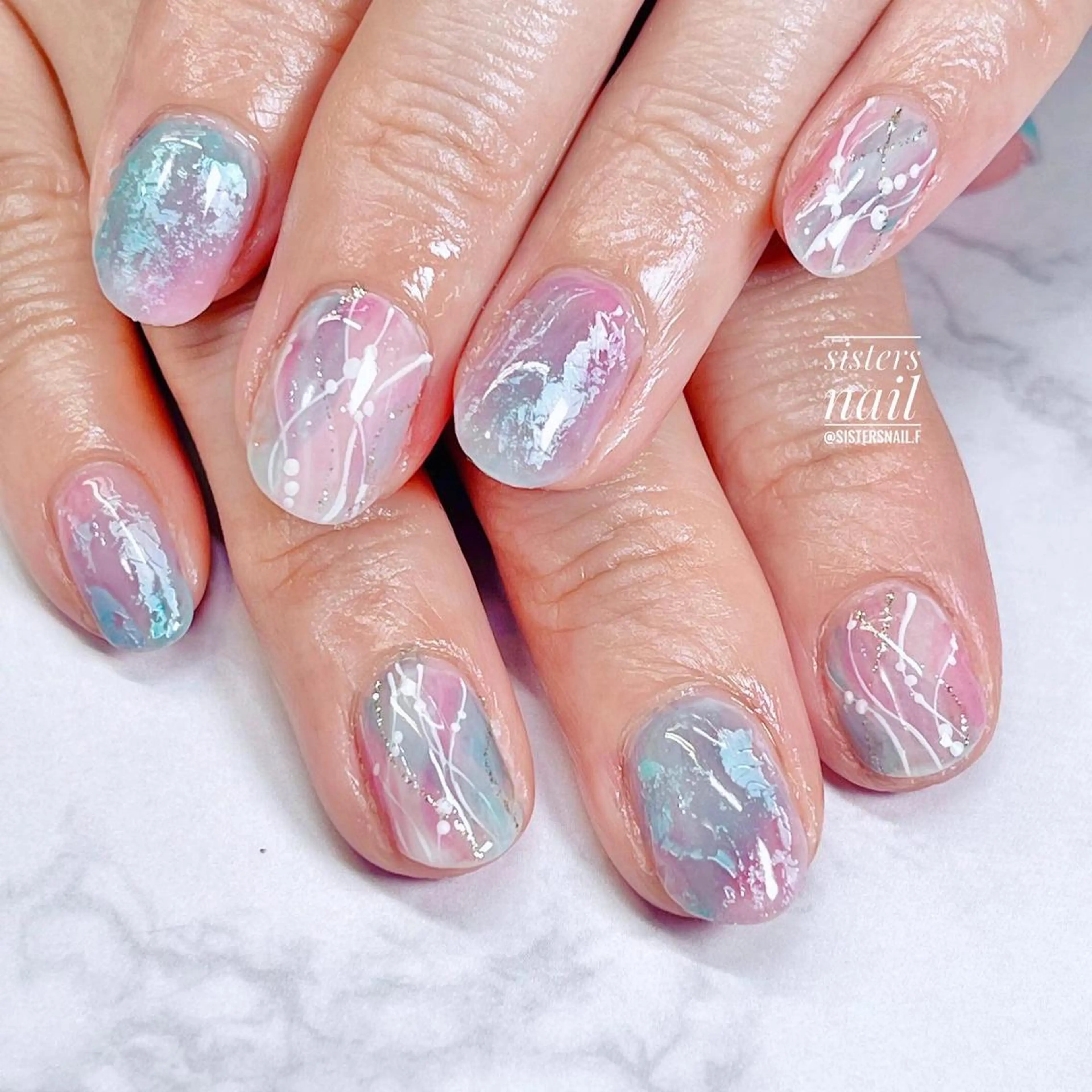 ネイル アートネイル グラデーション 氷ネイル・うるうるネイル キラキラネイル ニュアンスネイル sisters nail.fのネイルデザイン