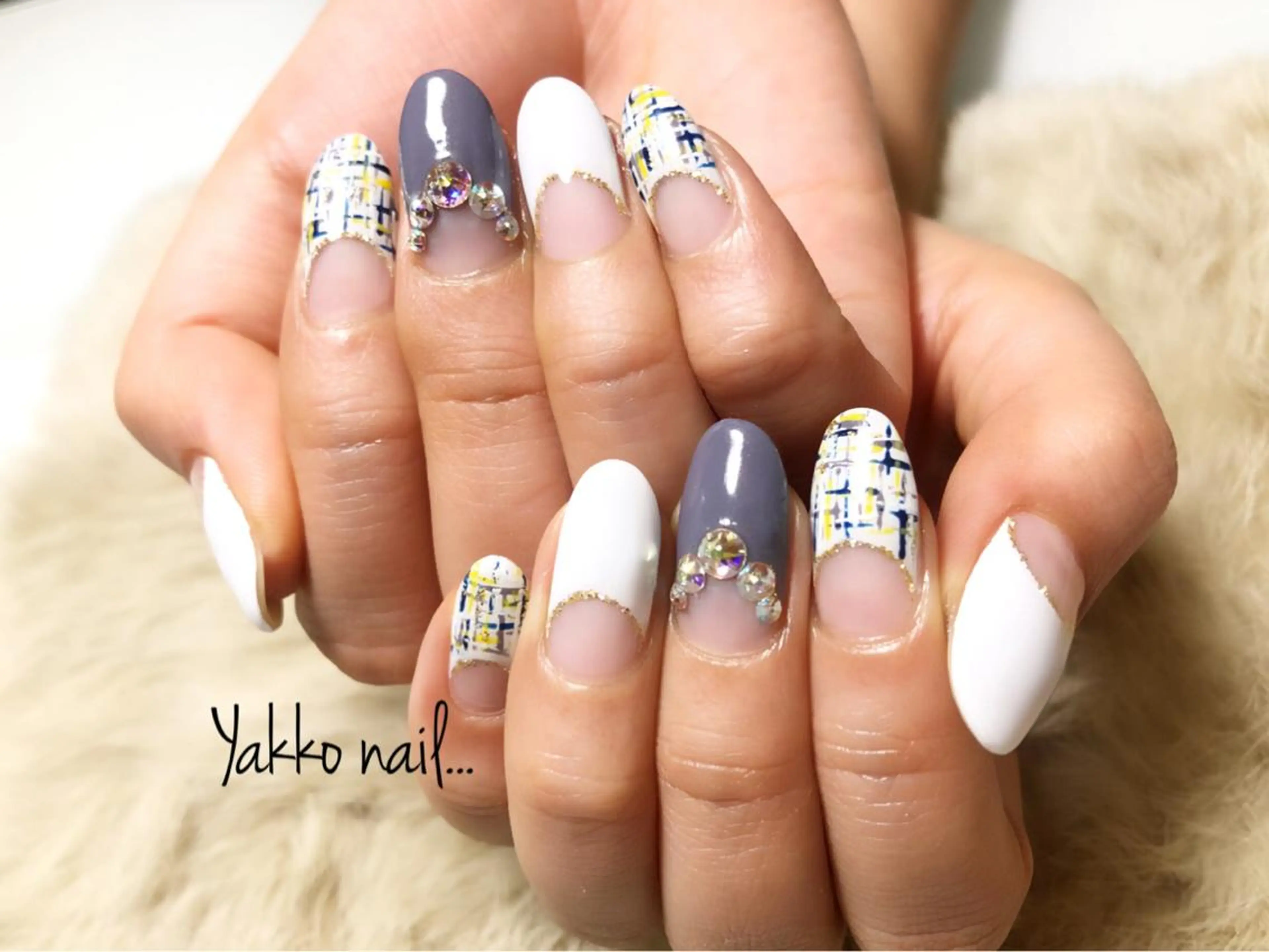 ネイル Yakko pas á pasのネイルデザイン