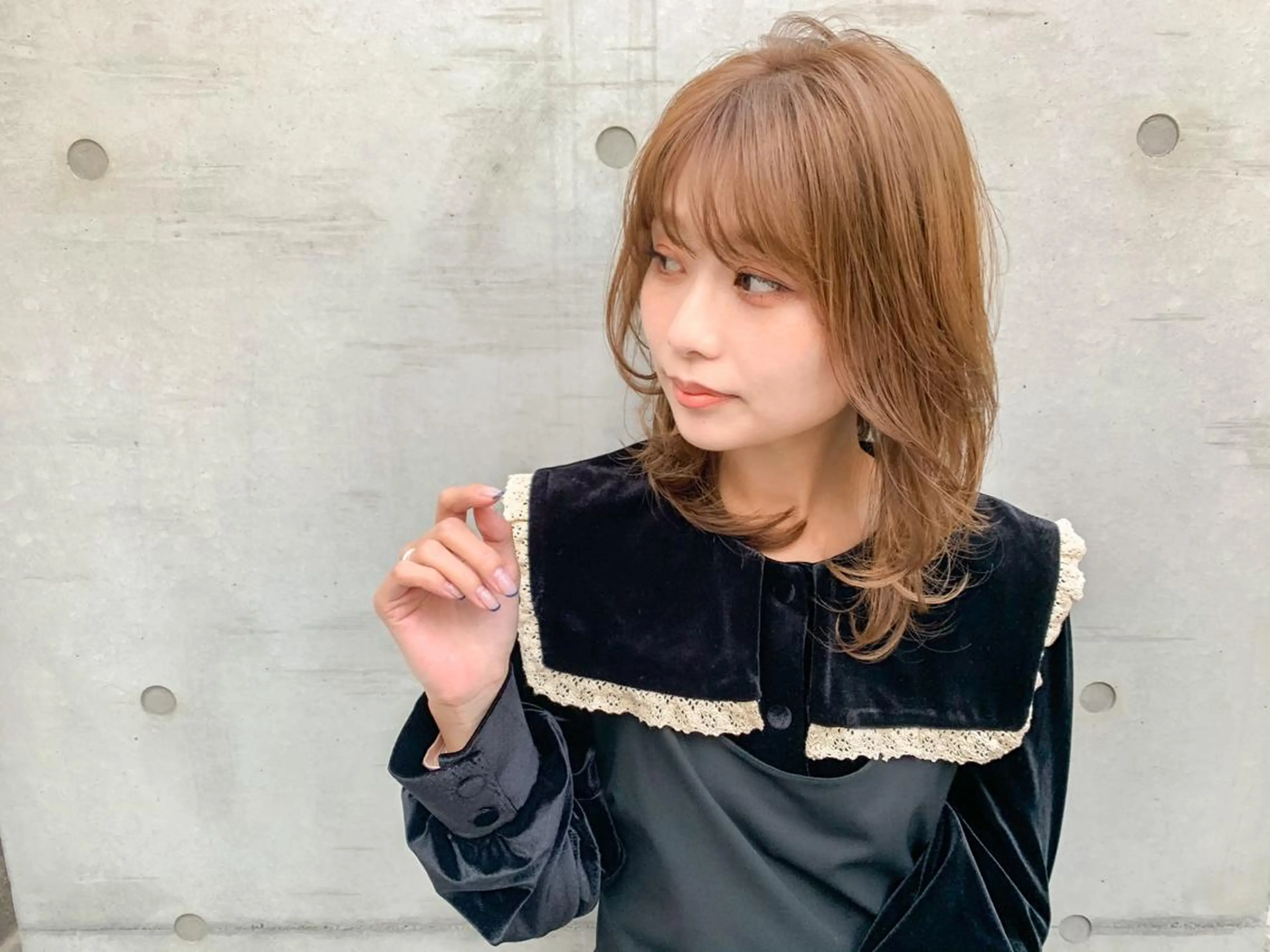 ミディアム カラー ブリーチ rii-🩰 トレンド韓国ヘアのヘアスタイル