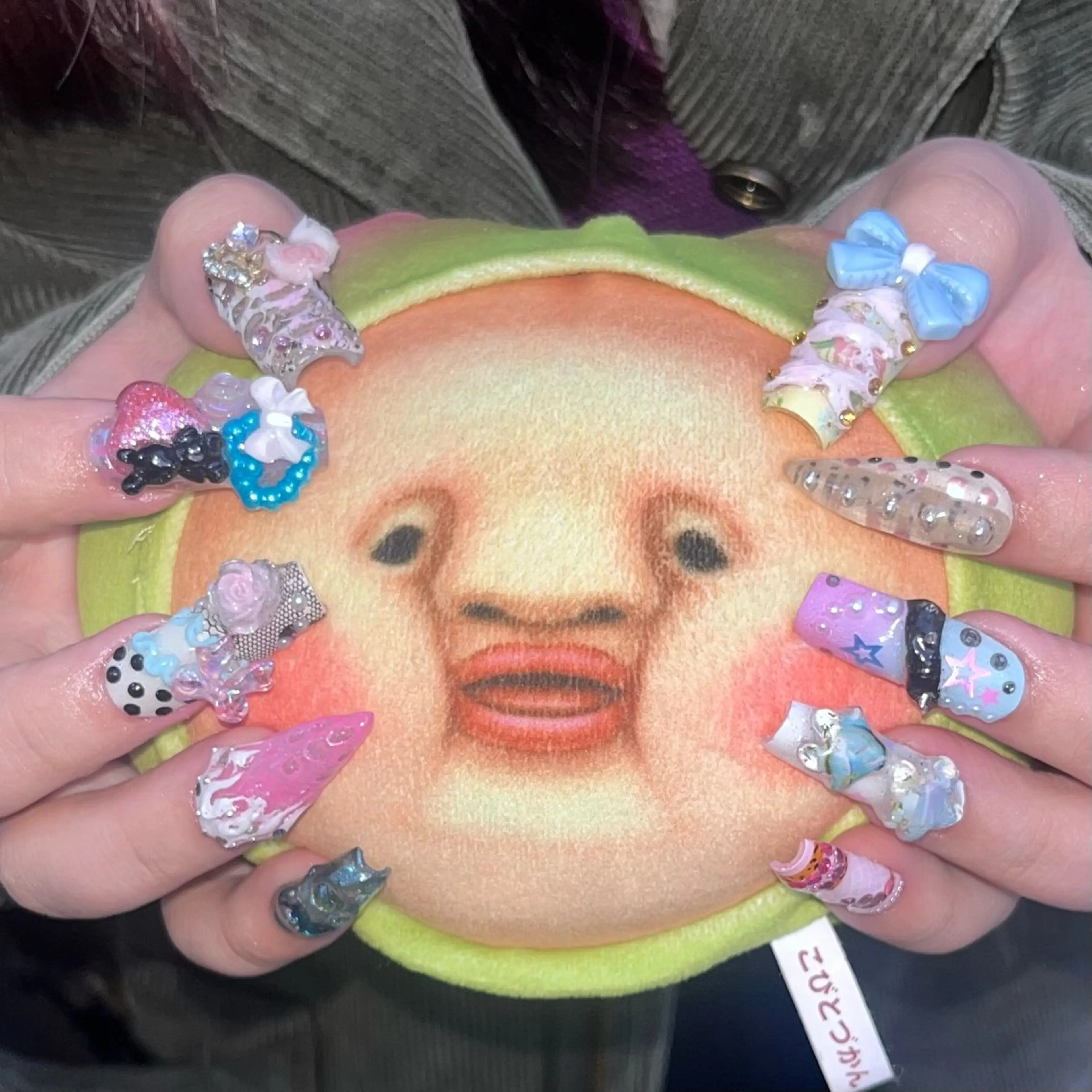 ネイル ハンドネイル Mariris所属・ᗷᗩᑎSᗩ ᑎᗩIᒪ ՏᗩᒪOᑎのネイルデザイン