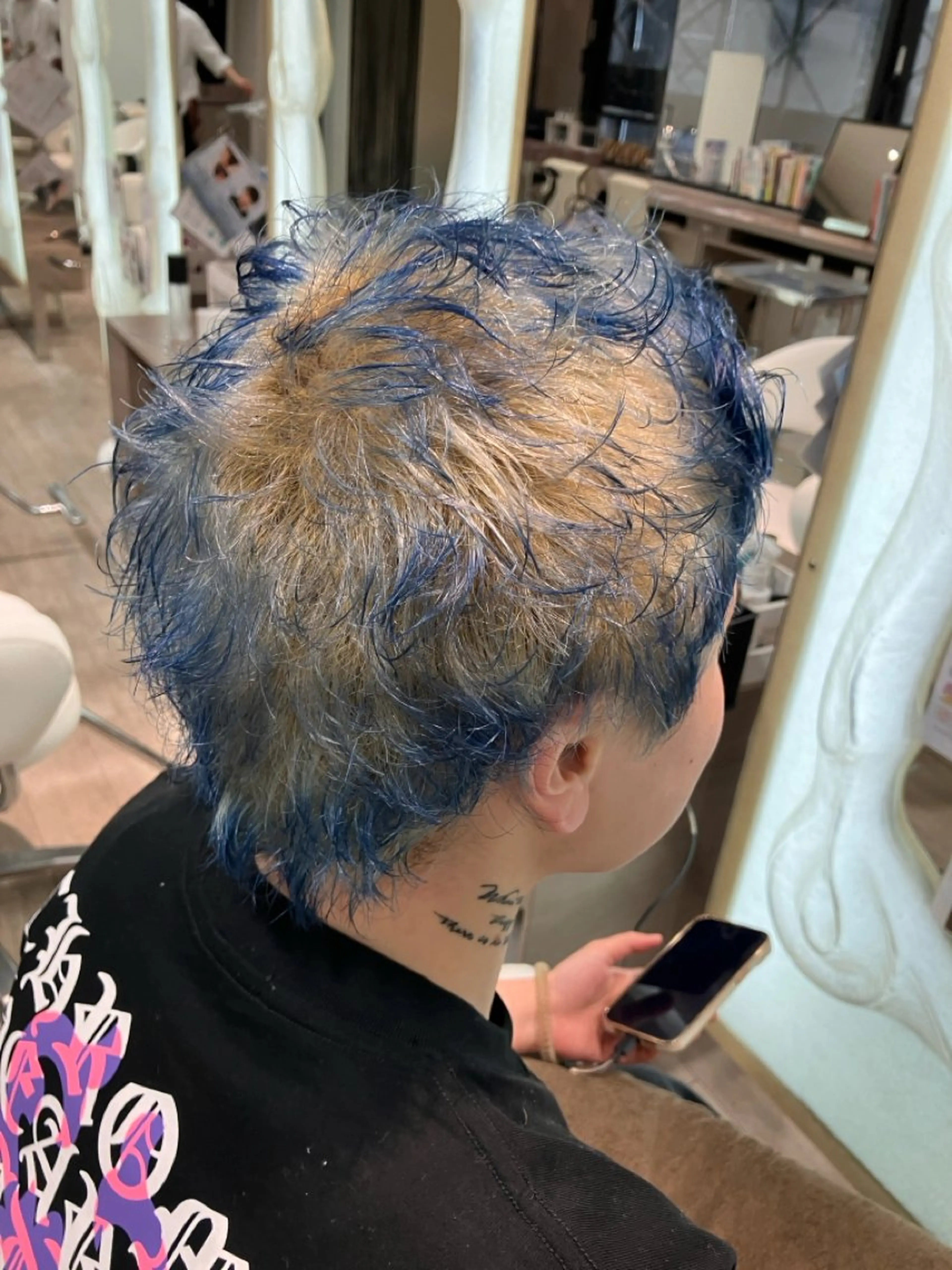 ショート カラー レイヤー/ブリ ーチ/ 岡本美優のヘアスタイル