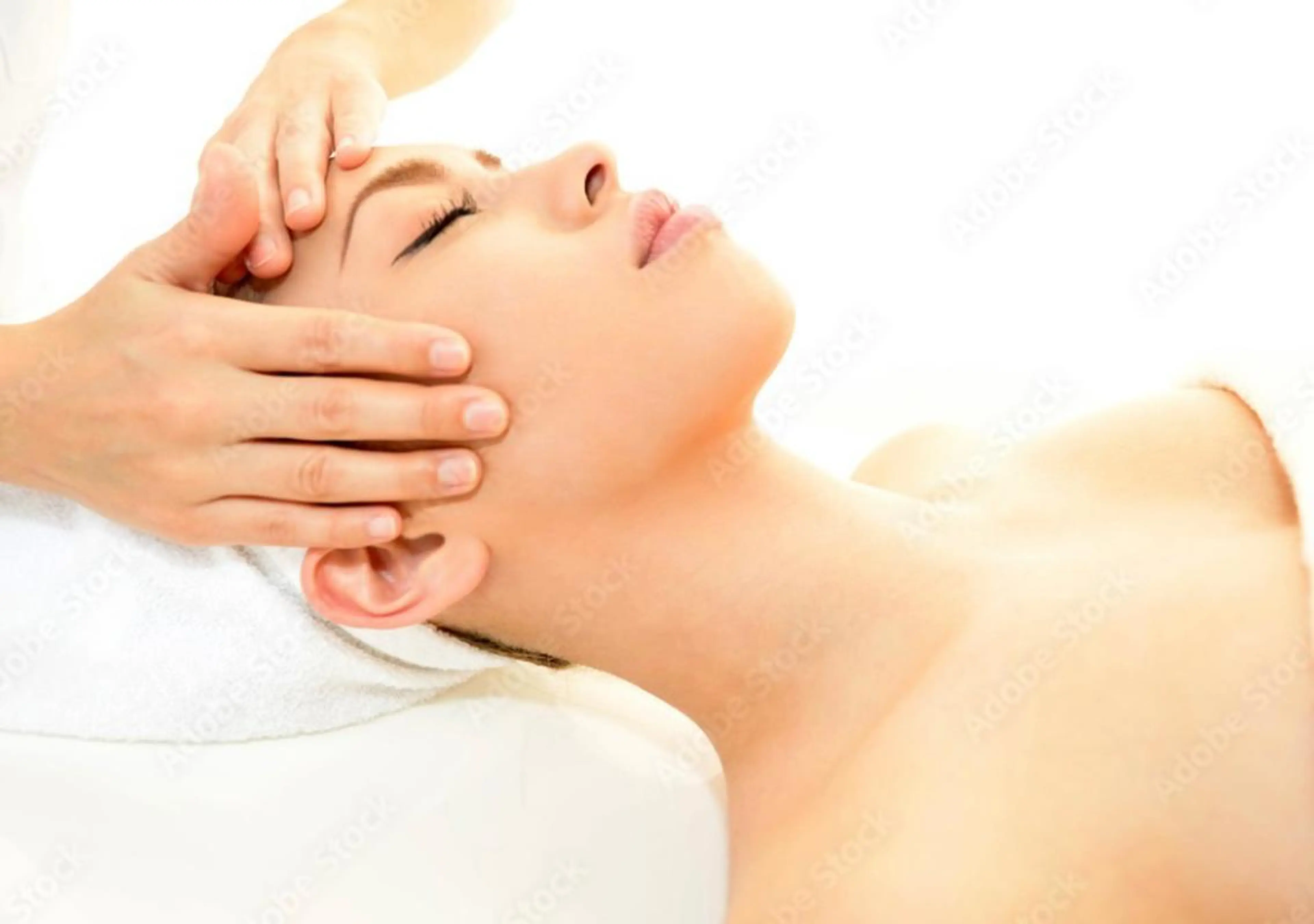 リフレッシュキャンペーン✨まぶた・ほうれい線UP60分★肩ラインから３大たるみに動きかける！￥16000→¥10800の写真