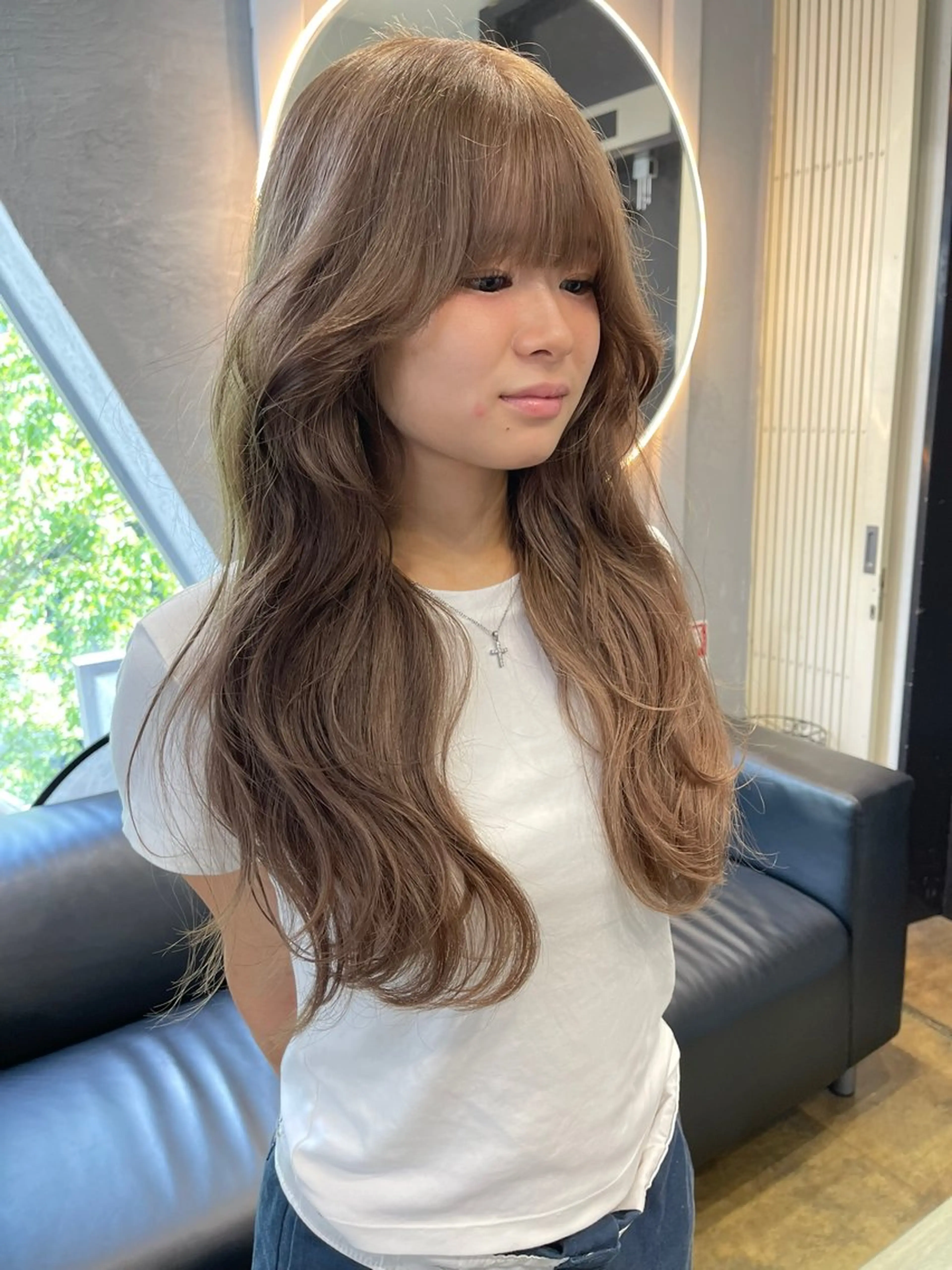 ロング カラー ベージュカラー ブリーチ ケアブリーチ デザインカラー ダブルカラー カット ヘアカラー トリートメント TATSUブリーチ/ ミルクティーベージュのヘアスタイル