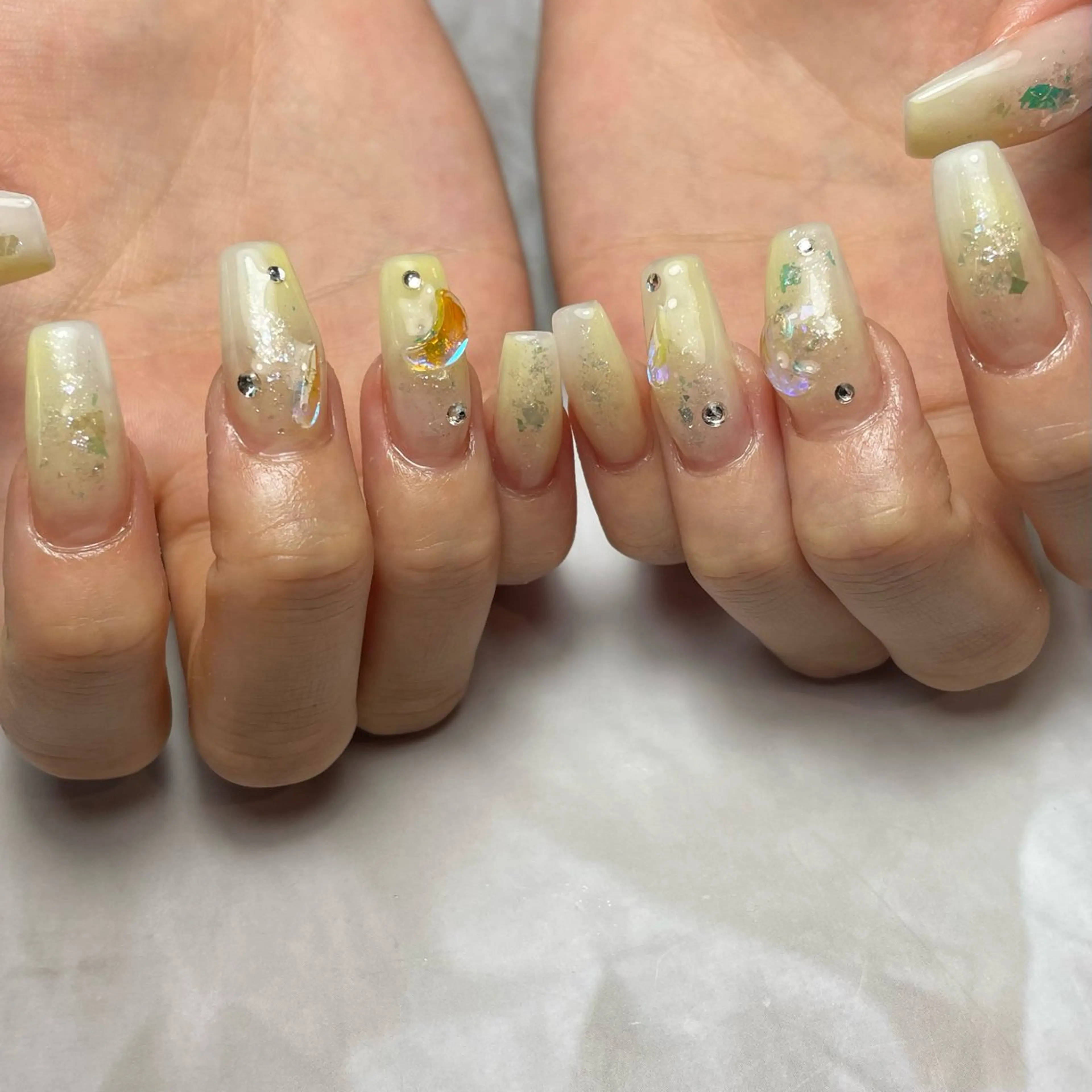 ネイル アートネイル キラキラネイル ニュアンスネイル スカルプネイル 春ネイル ハンドネイル Reflection marikoのネイルデザイン