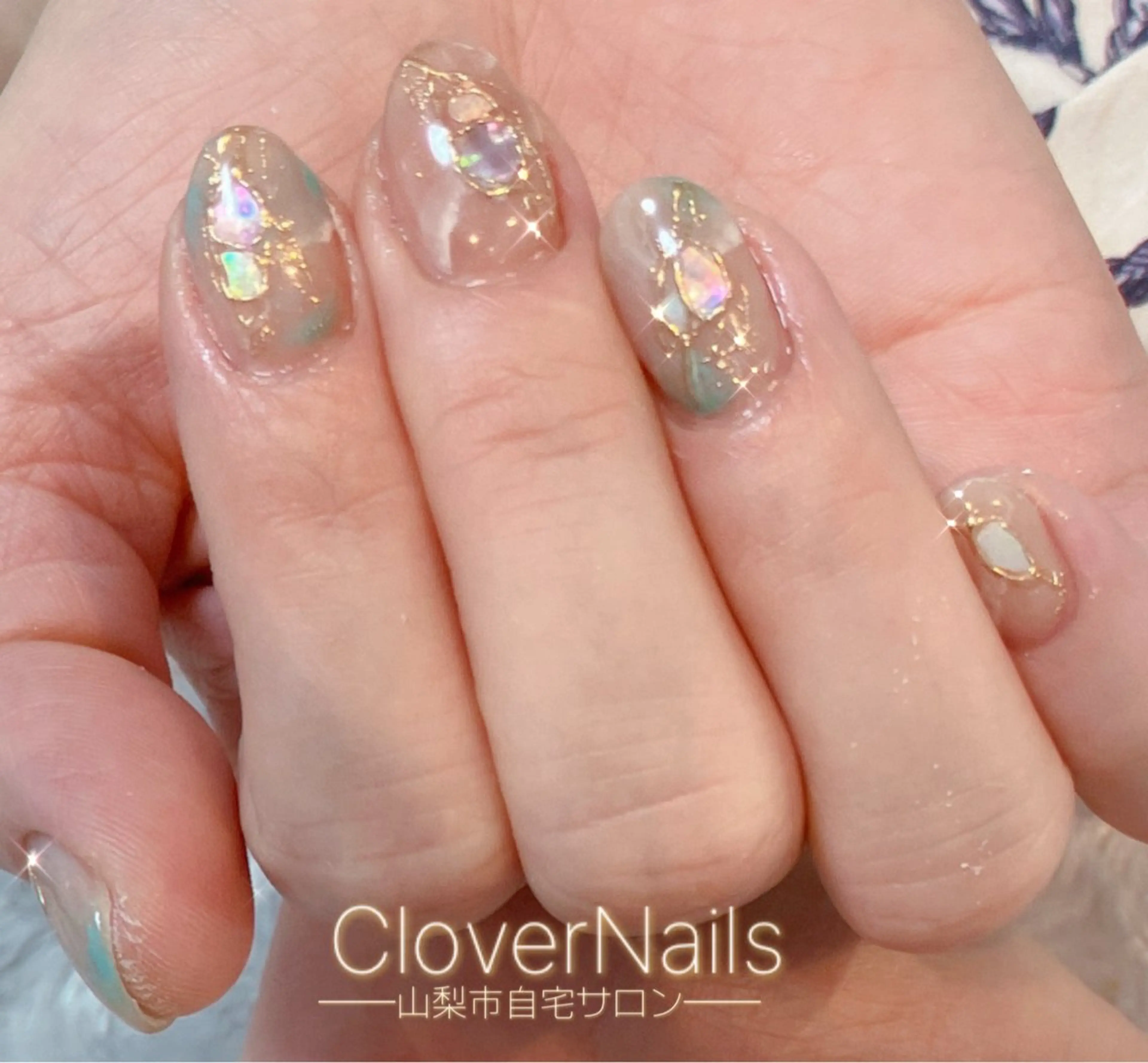 ネイル ゴージャス キラキラネイル オフィスネイル ハンドネイル 自宅ネイルサロン クロバーネイルのネイルデザイン