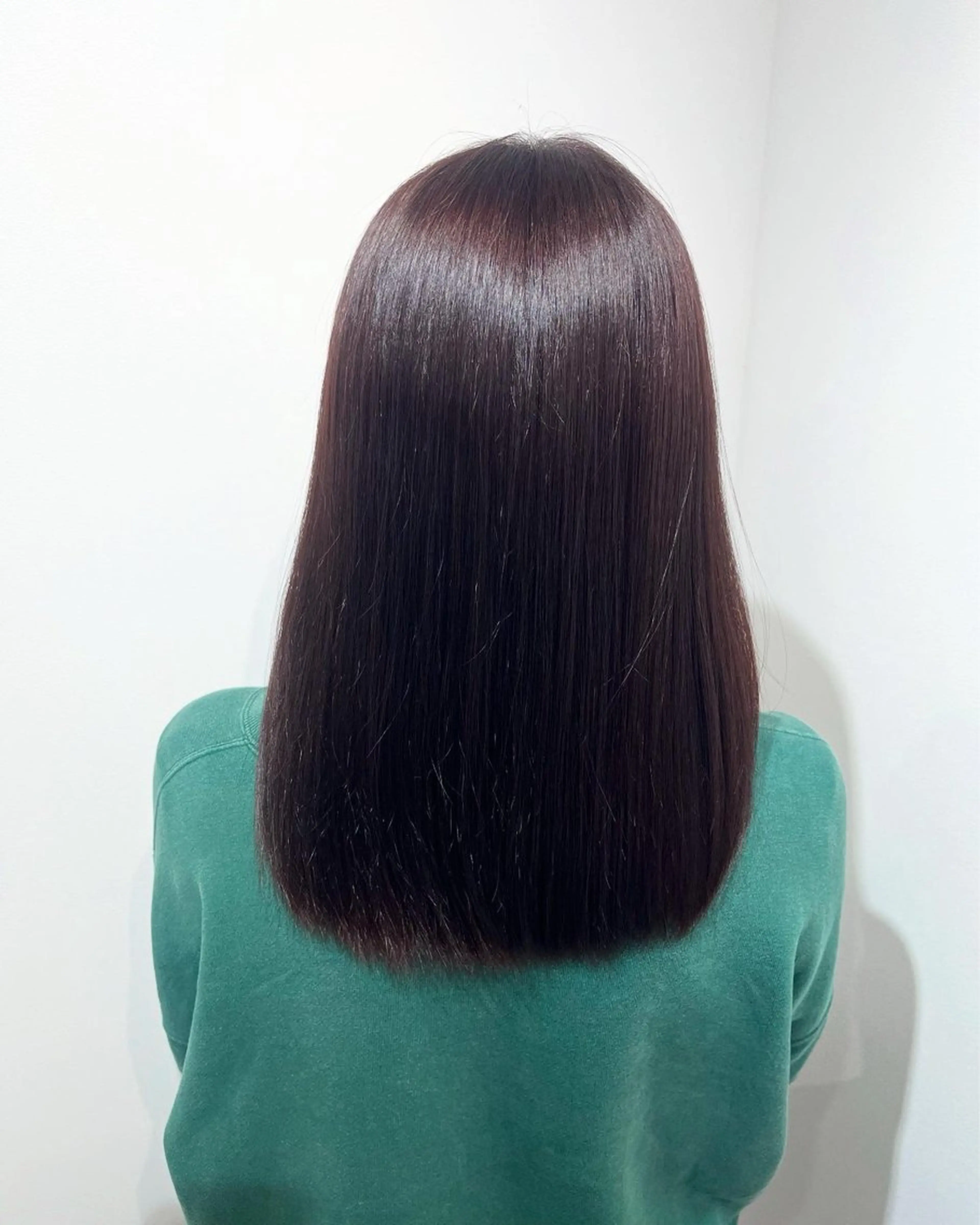 カラー u nagomiのヘアスタイル