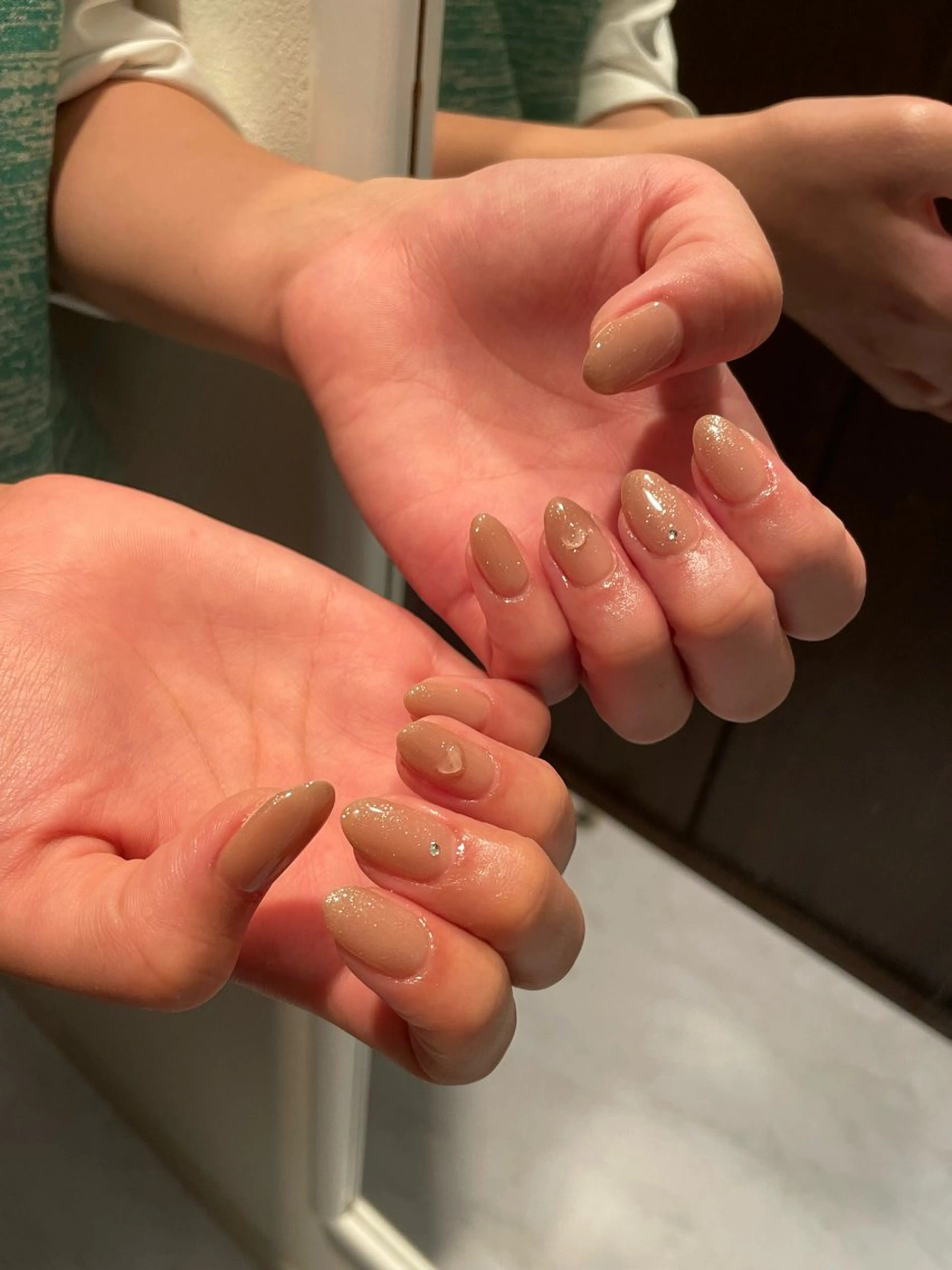 ネイル ブラウン ジェルネイル ハート ラメ(グリッター) ハンドネイル Nail salon 🎀Angeのネイルデザイン