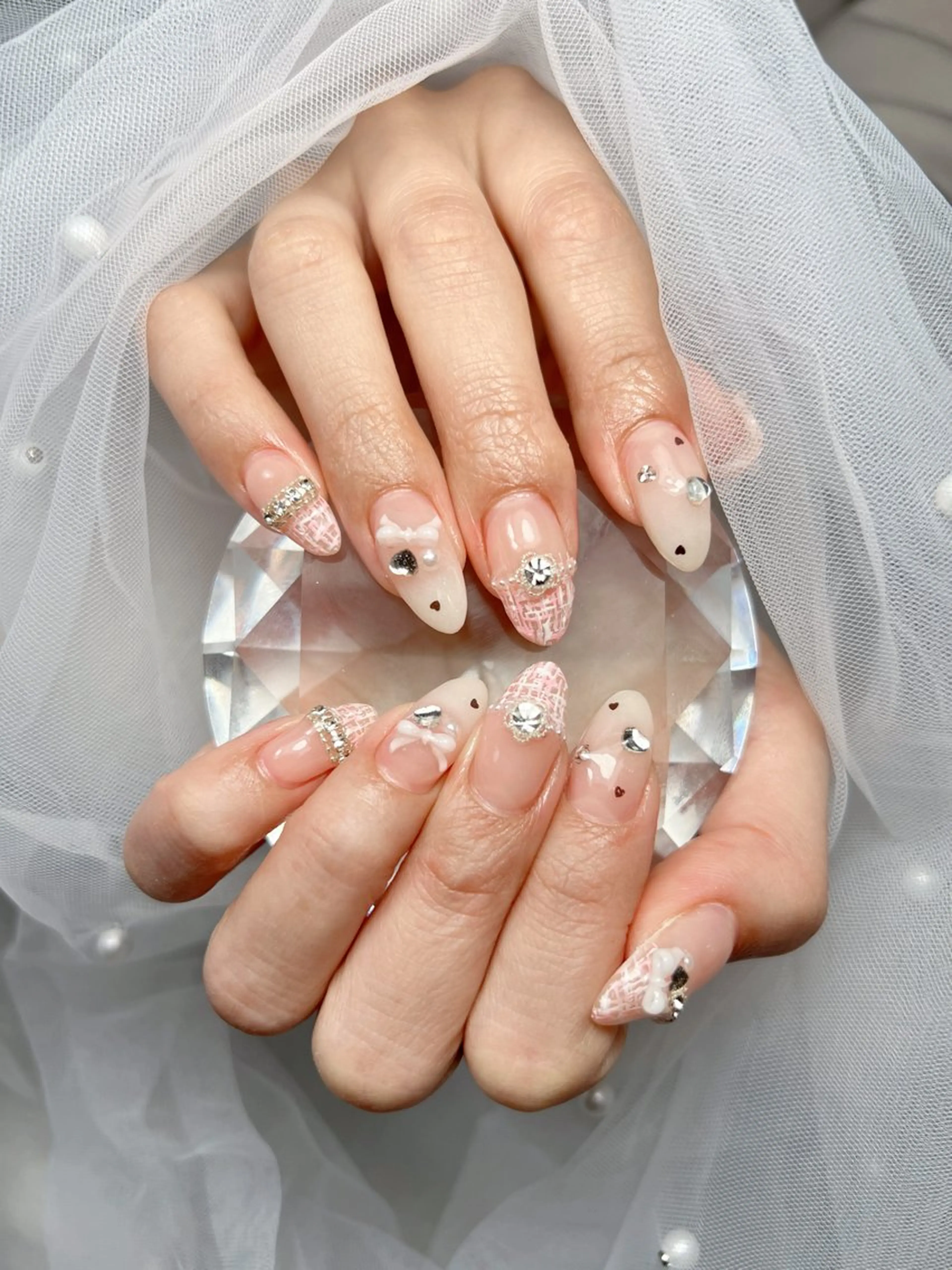 ネイル アートネイル オーロラネイル チークネイル 長さ出し フットネイル ハンドネイル ハンドケア Mio_ Noiranailのネイルデザイン