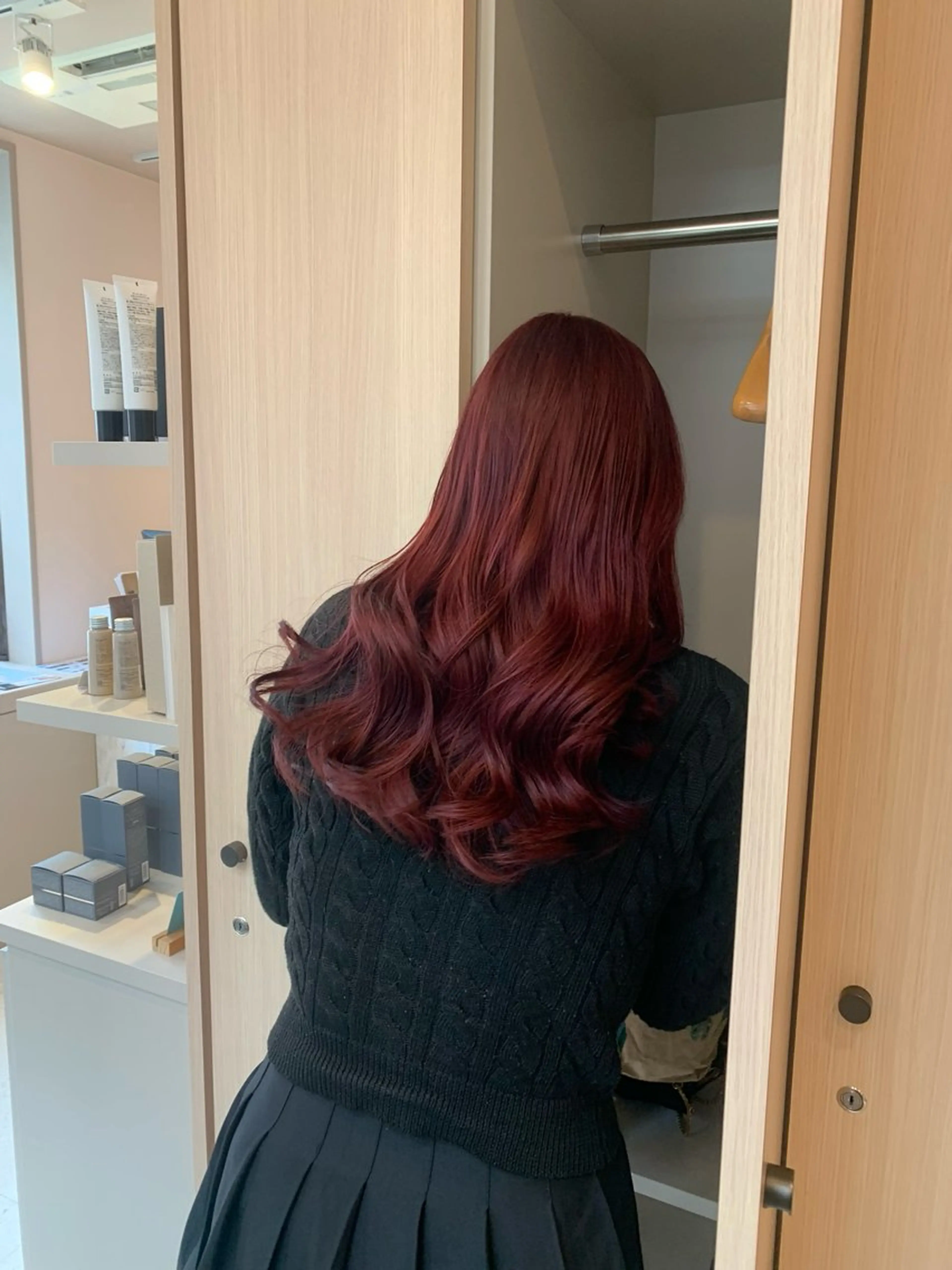 セミロング カラー レッドカラー rio .のヘアスタイル