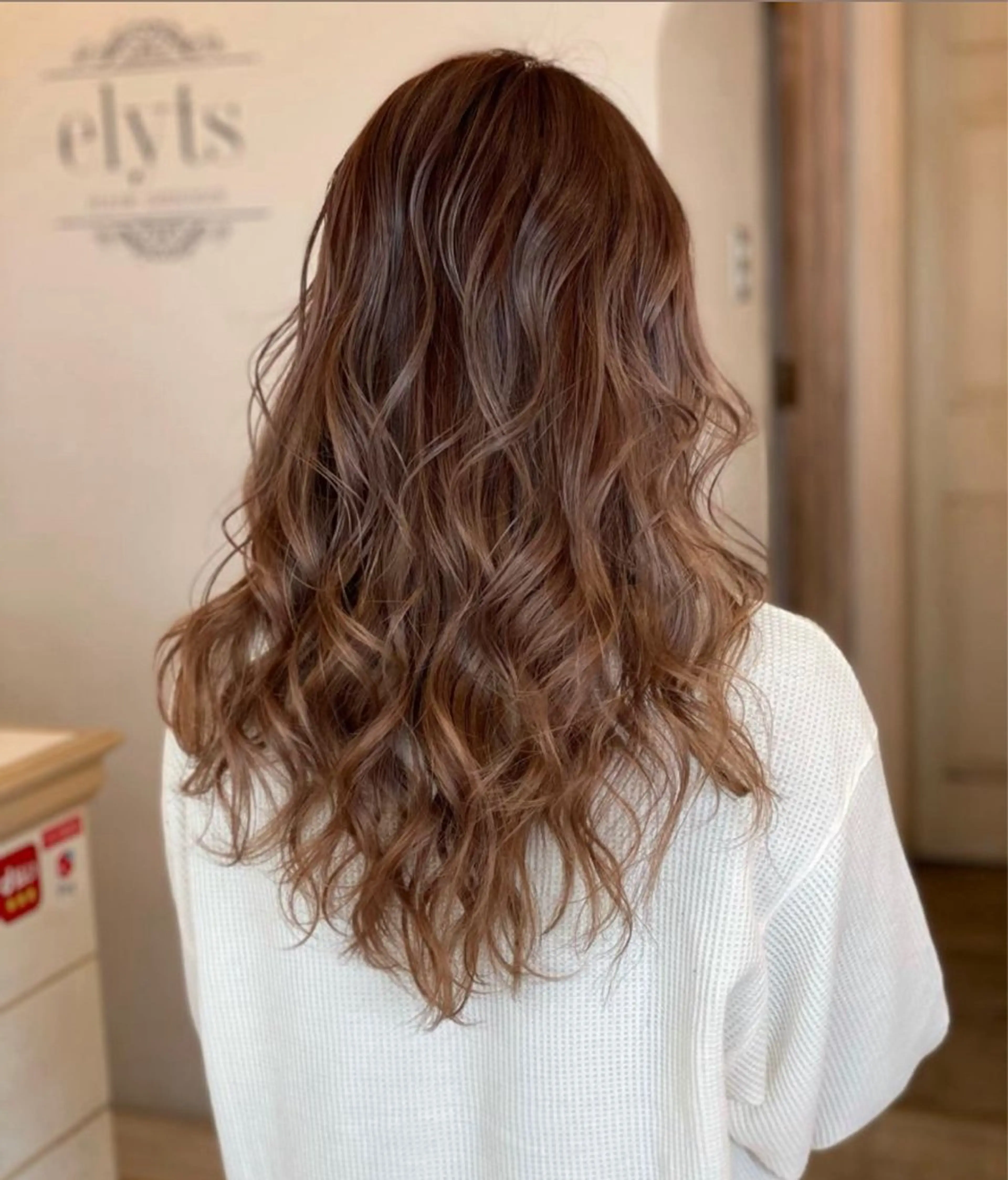 セミロング loa所属・🔗透明感カラー🔗 エクステ✂️はるちかのヘアスタイル