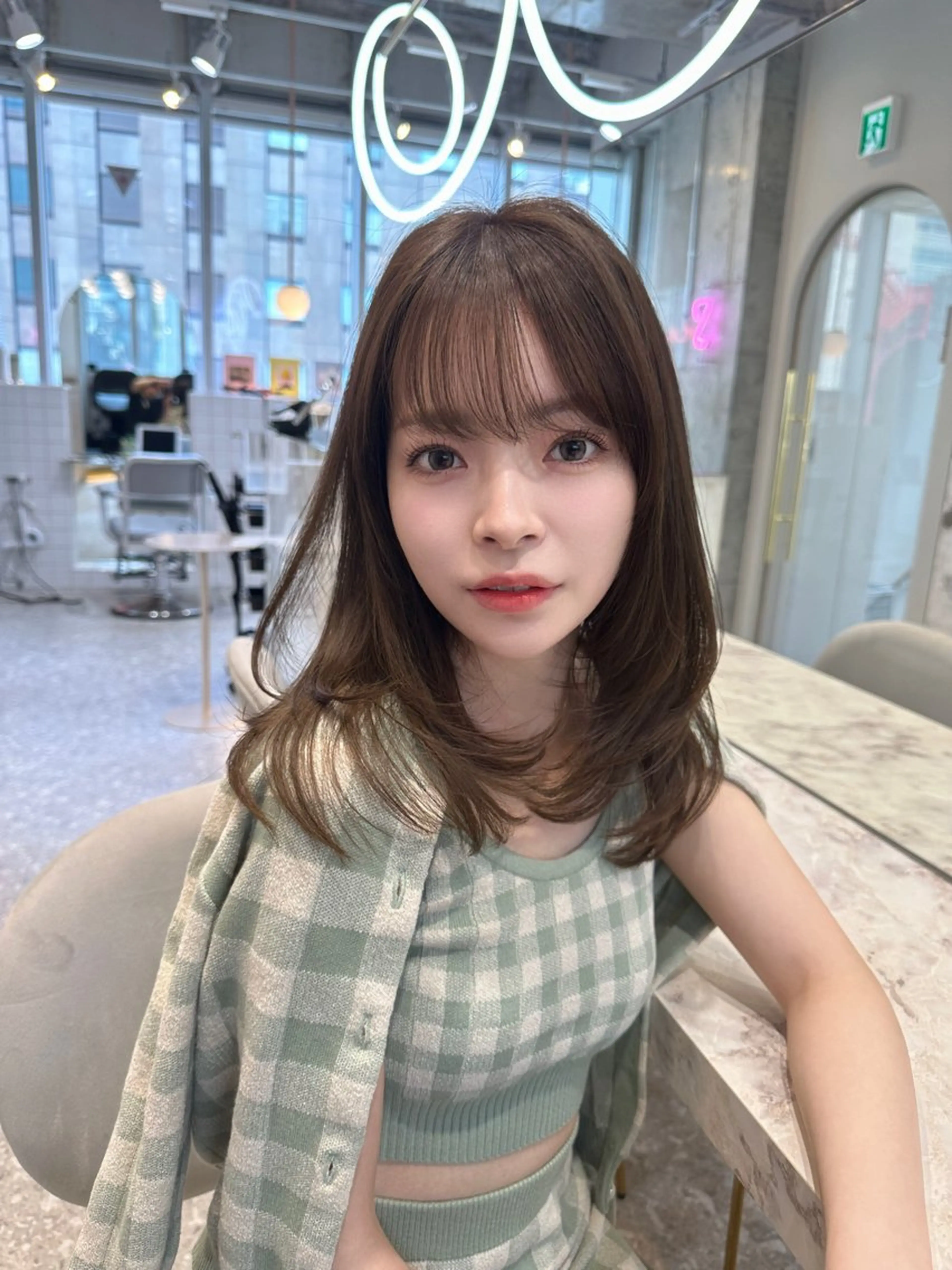 ミディアム カラー レイヤーカット カット ヘアカラー トリートメント 新宿/韓国風レイヤー 髪質改善/渋谷直樹のヘアスタイル