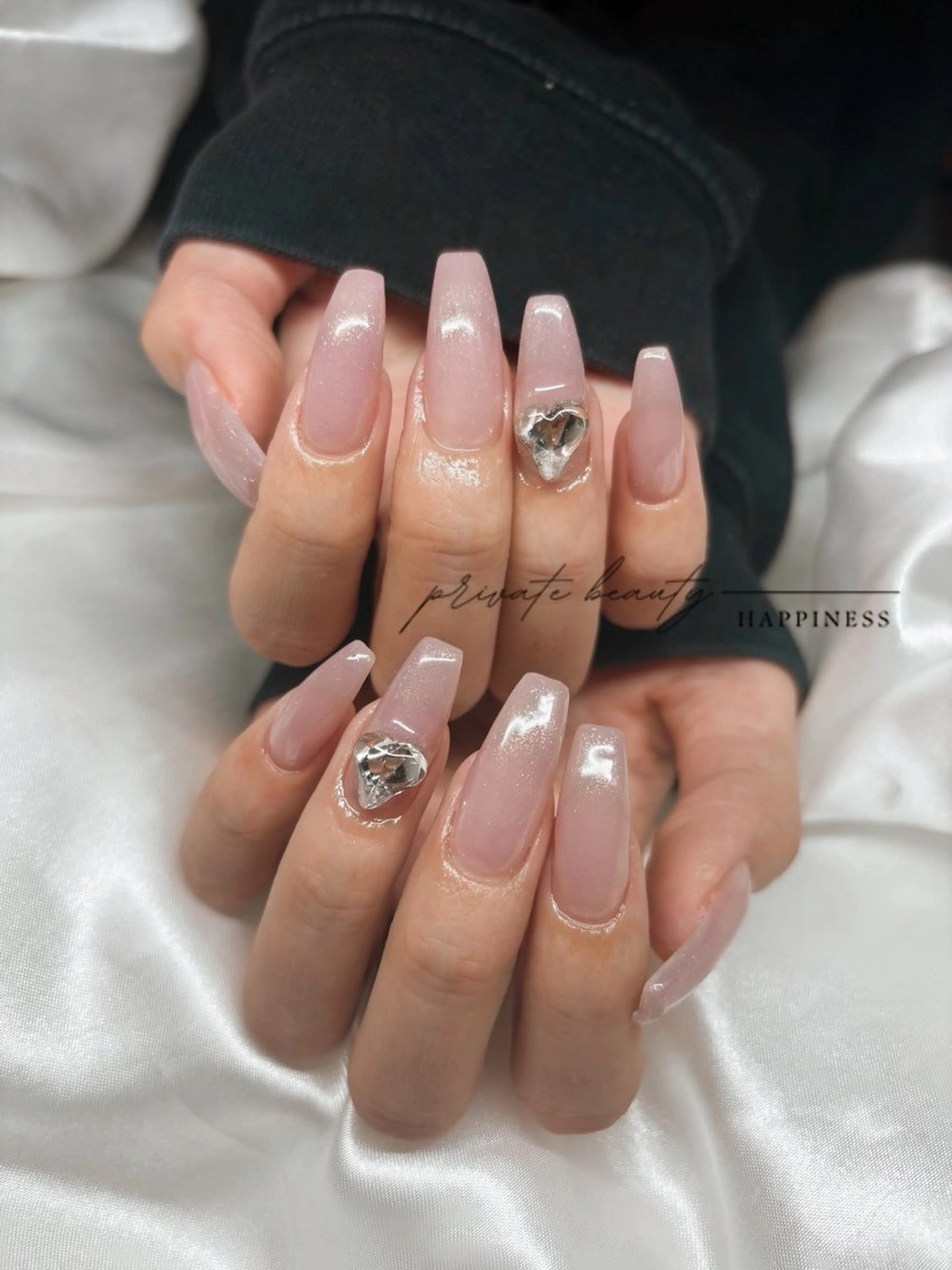 ネイル 長さ出し 卒業式 キラキラネイル ラメ(グリッター) ロングネイル ハンドネイル happiness nailのネイルデザイン