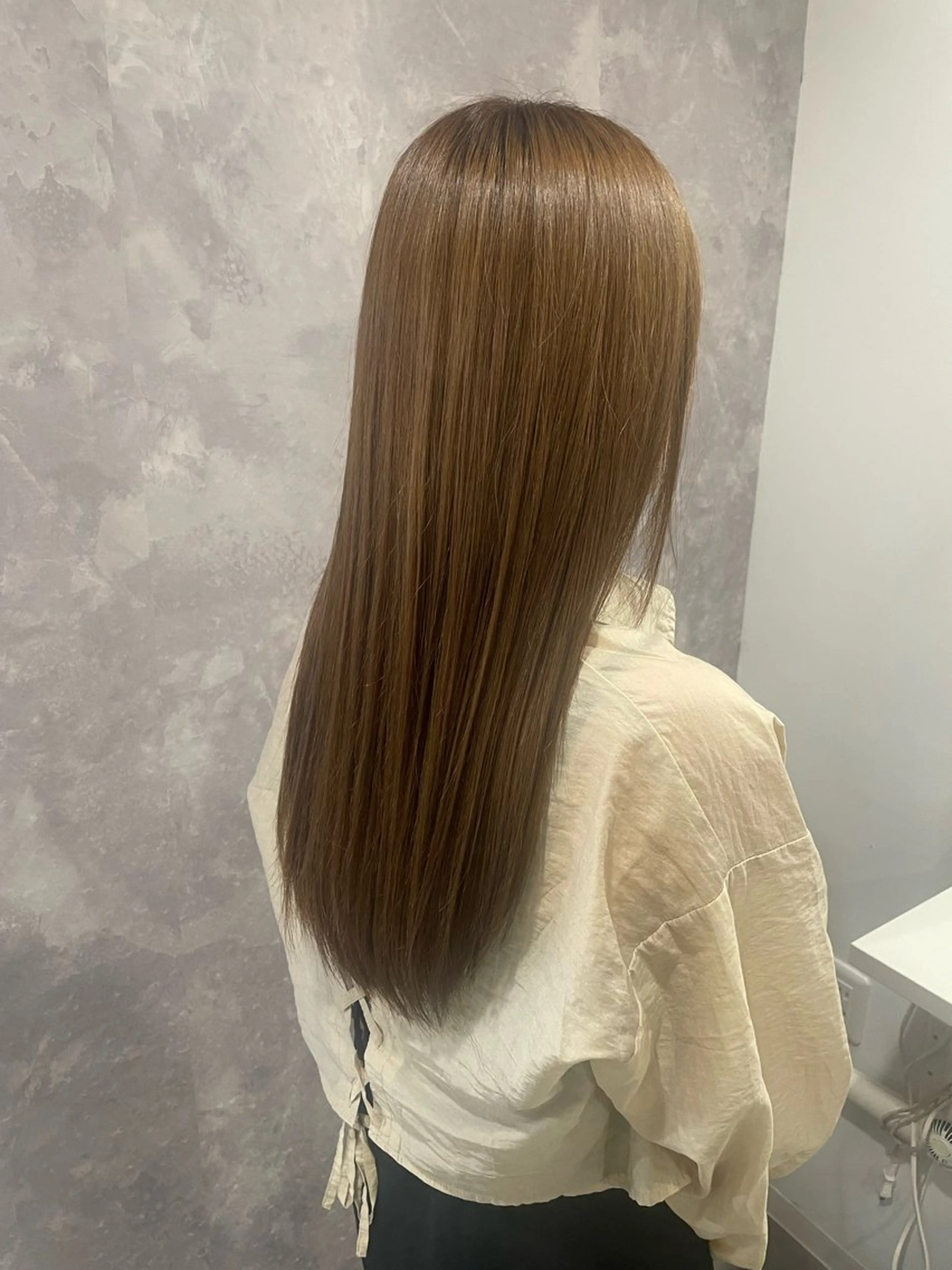 ロング カラー ベージュカラー ブリーチ 髪質改善 トリートメント 酸熱トリートメント Tule所属・Ayane あやねのヘアスタイル